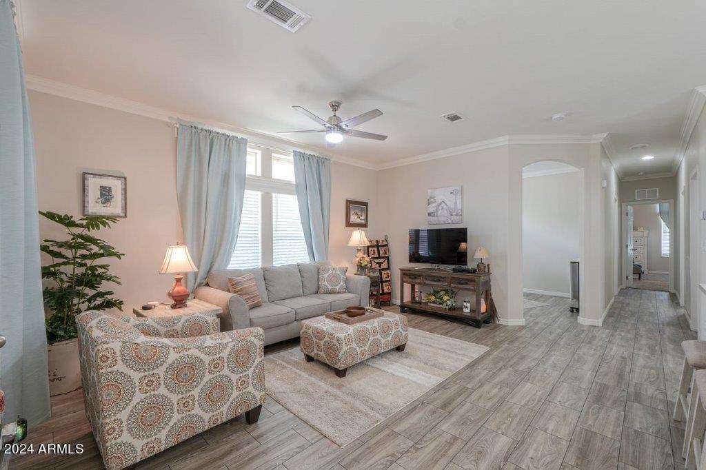 7373 E US HIGHWAY 60 -- FRNT