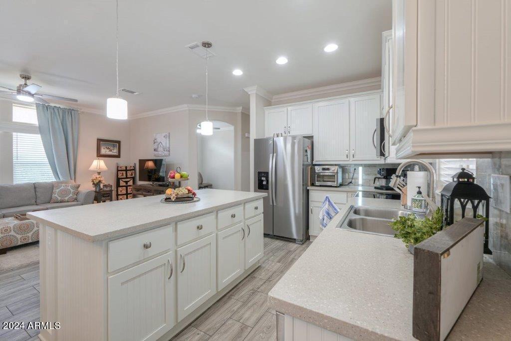 7373 E US HIGHWAY 60 -- FRNT