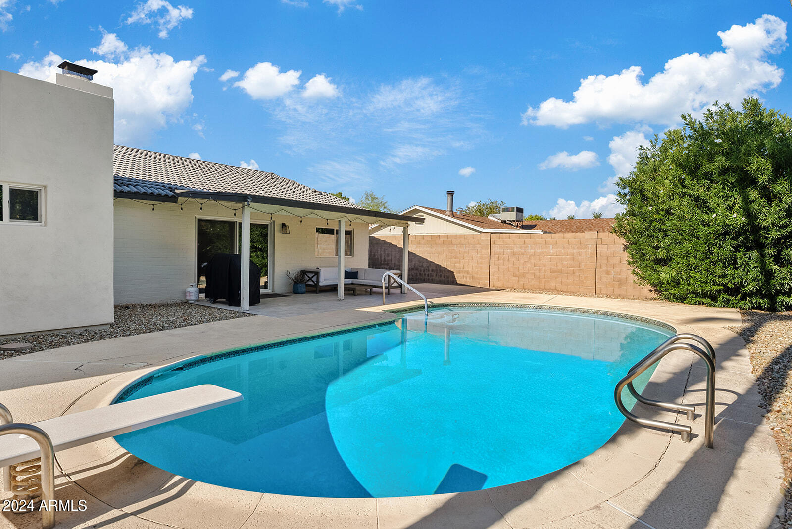 4918 E WINDROSE Drive