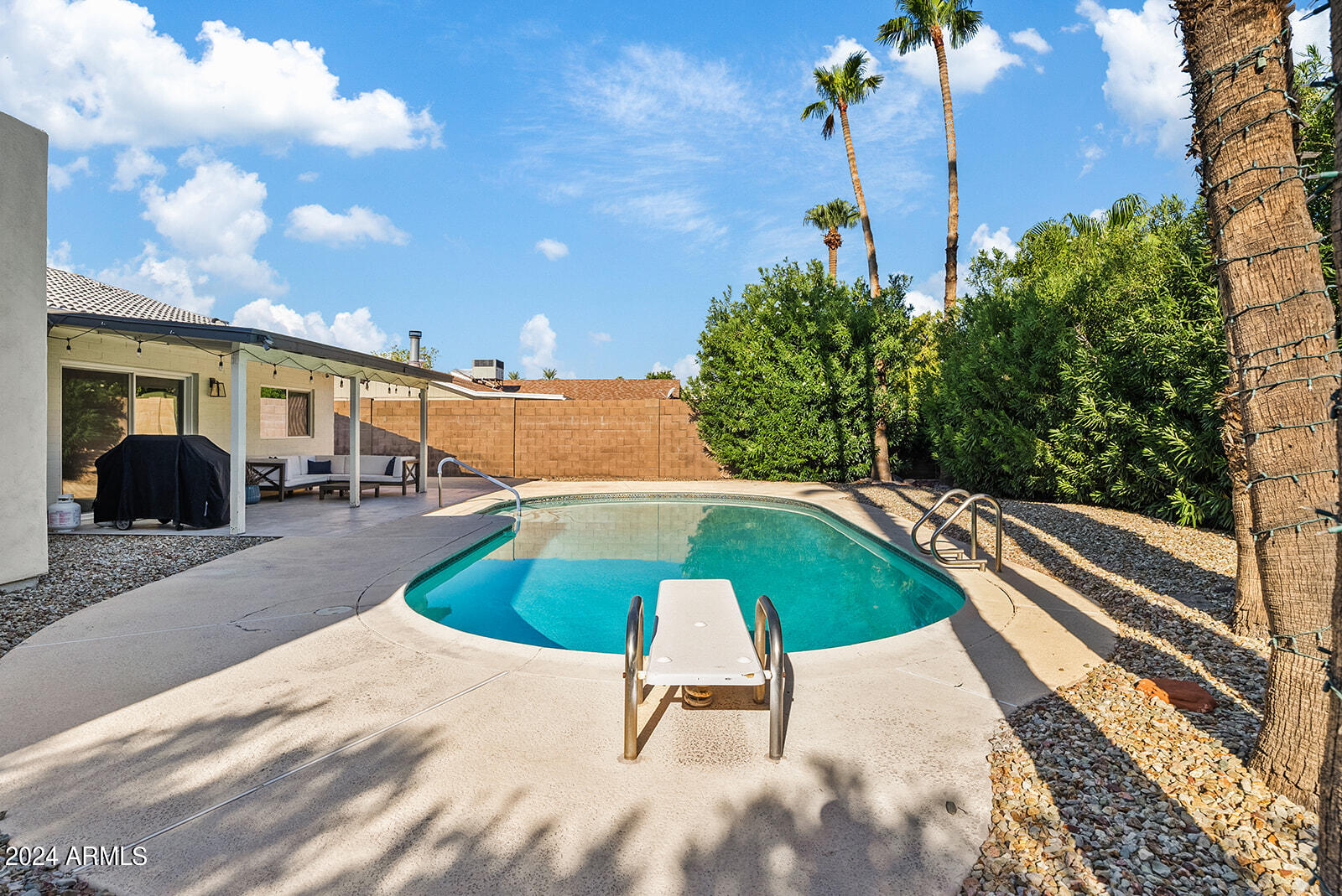 4918 E WINDROSE Drive