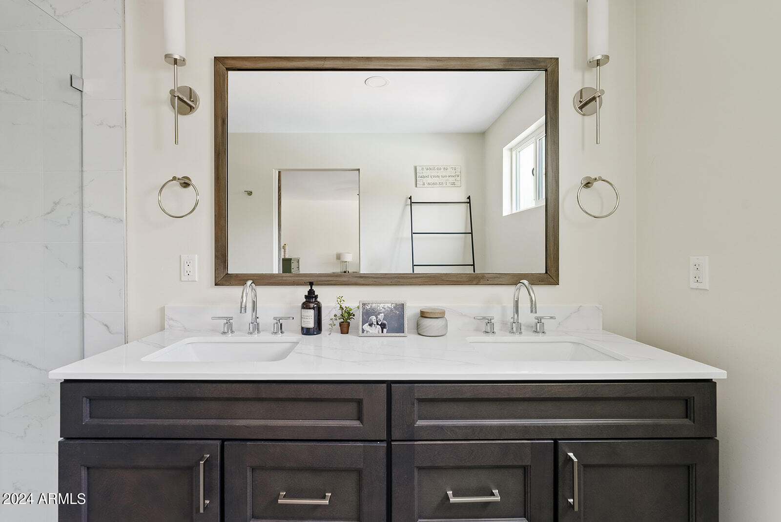 4918 E WINDROSE Drive