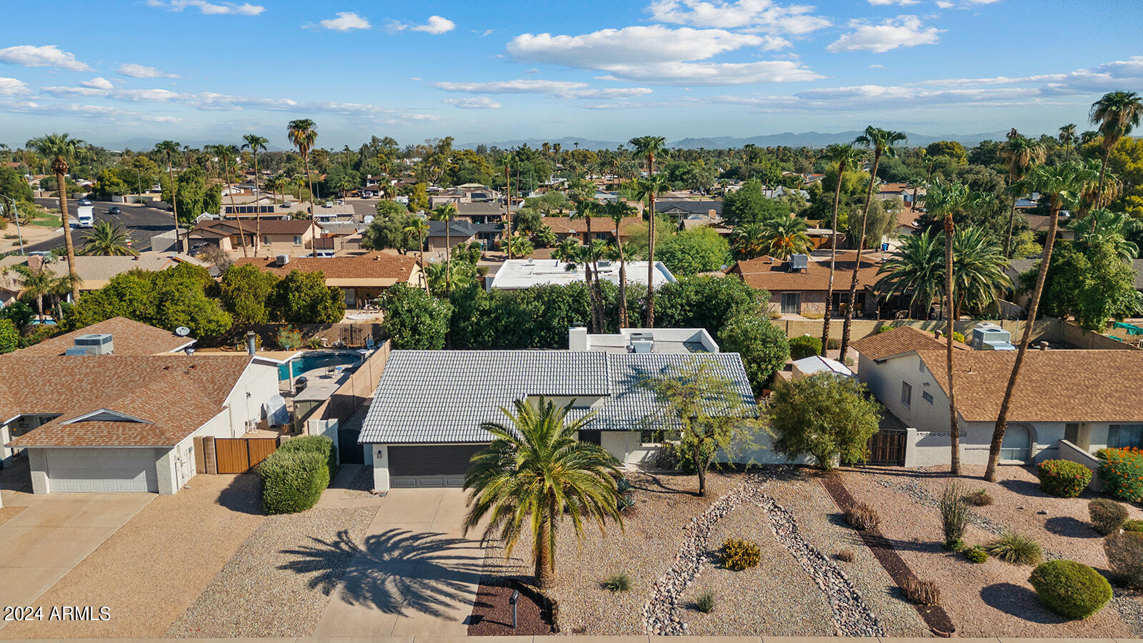 4918 E WINDROSE Drive