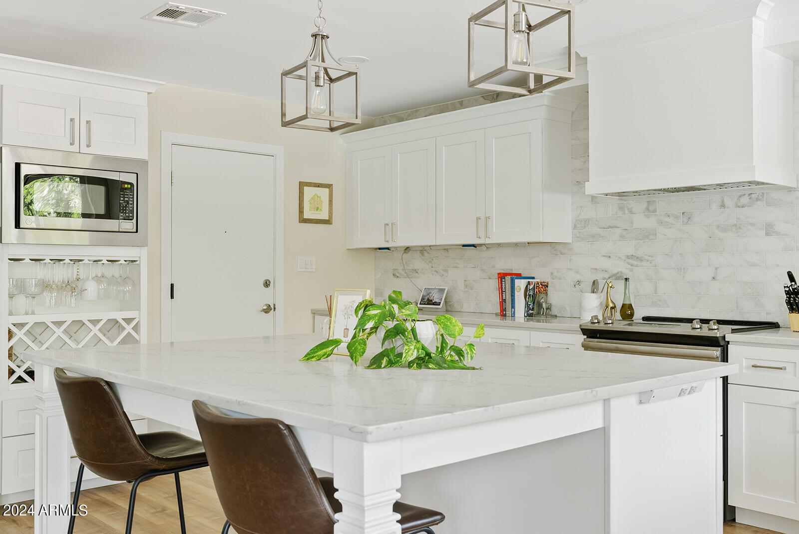 4918 E WINDROSE Drive