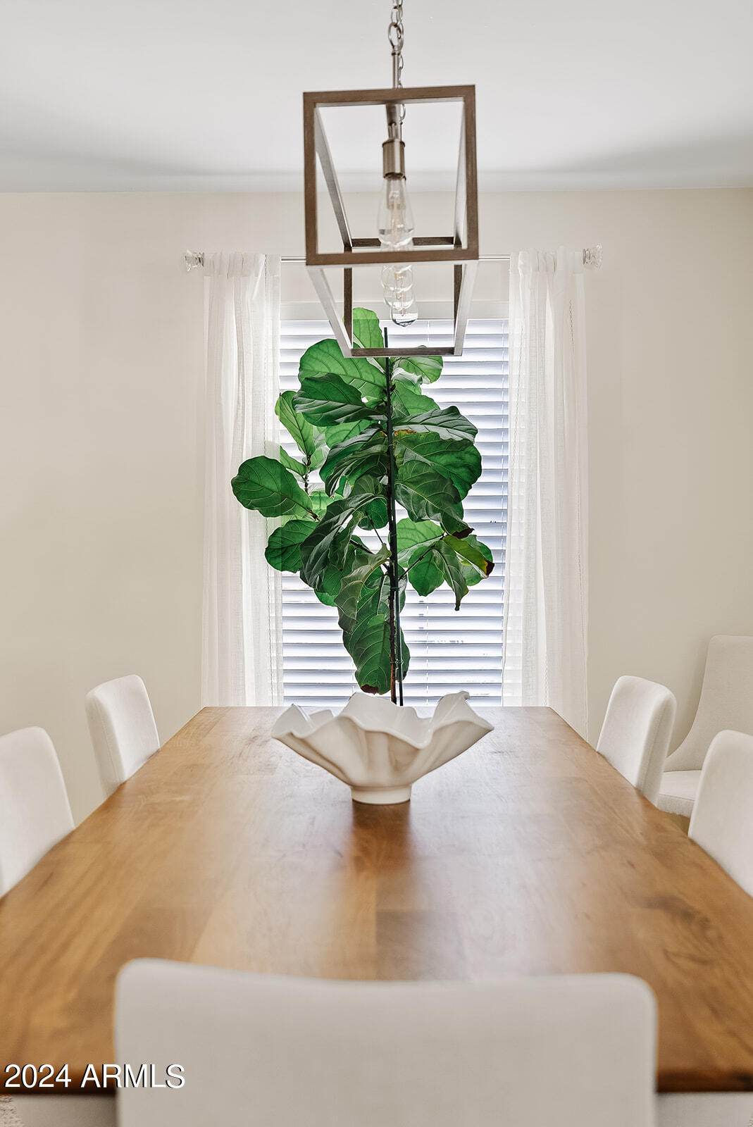 4918 E WINDROSE Drive