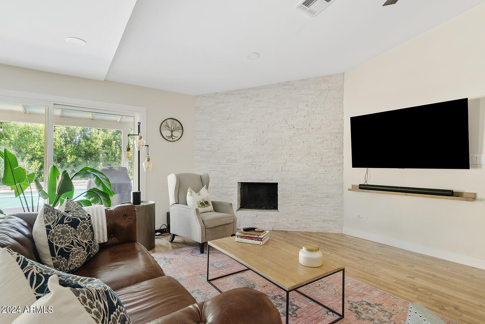 4918 E WINDROSE Drive