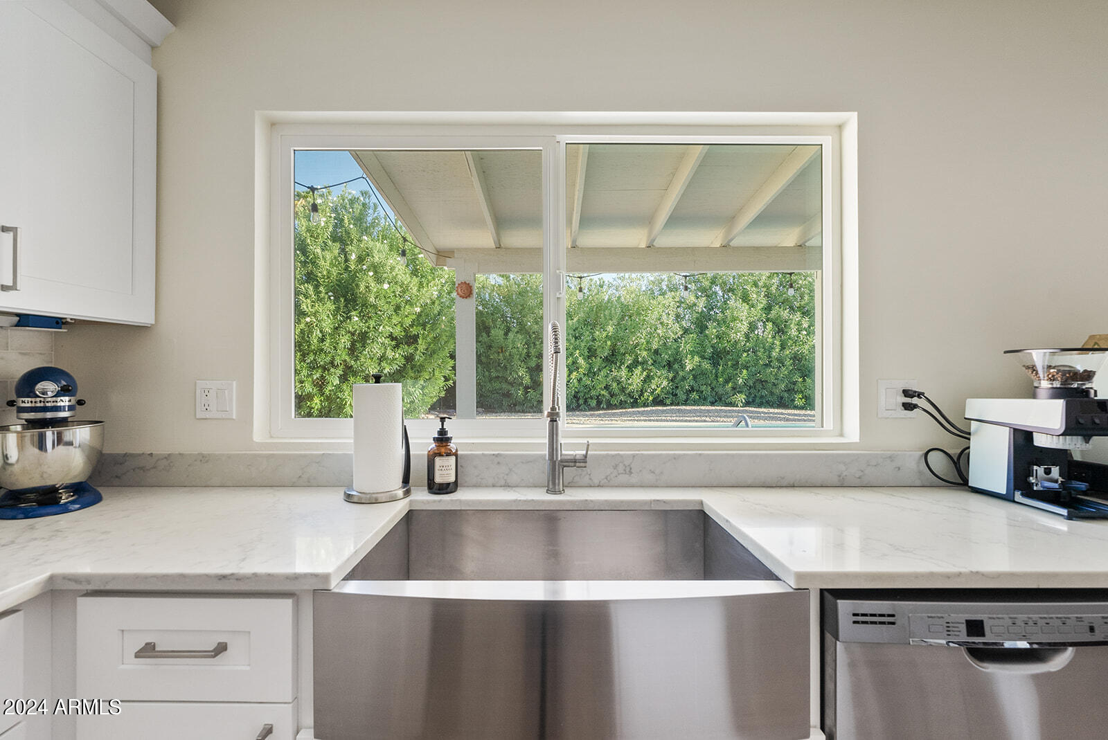 4918 E WINDROSE Drive