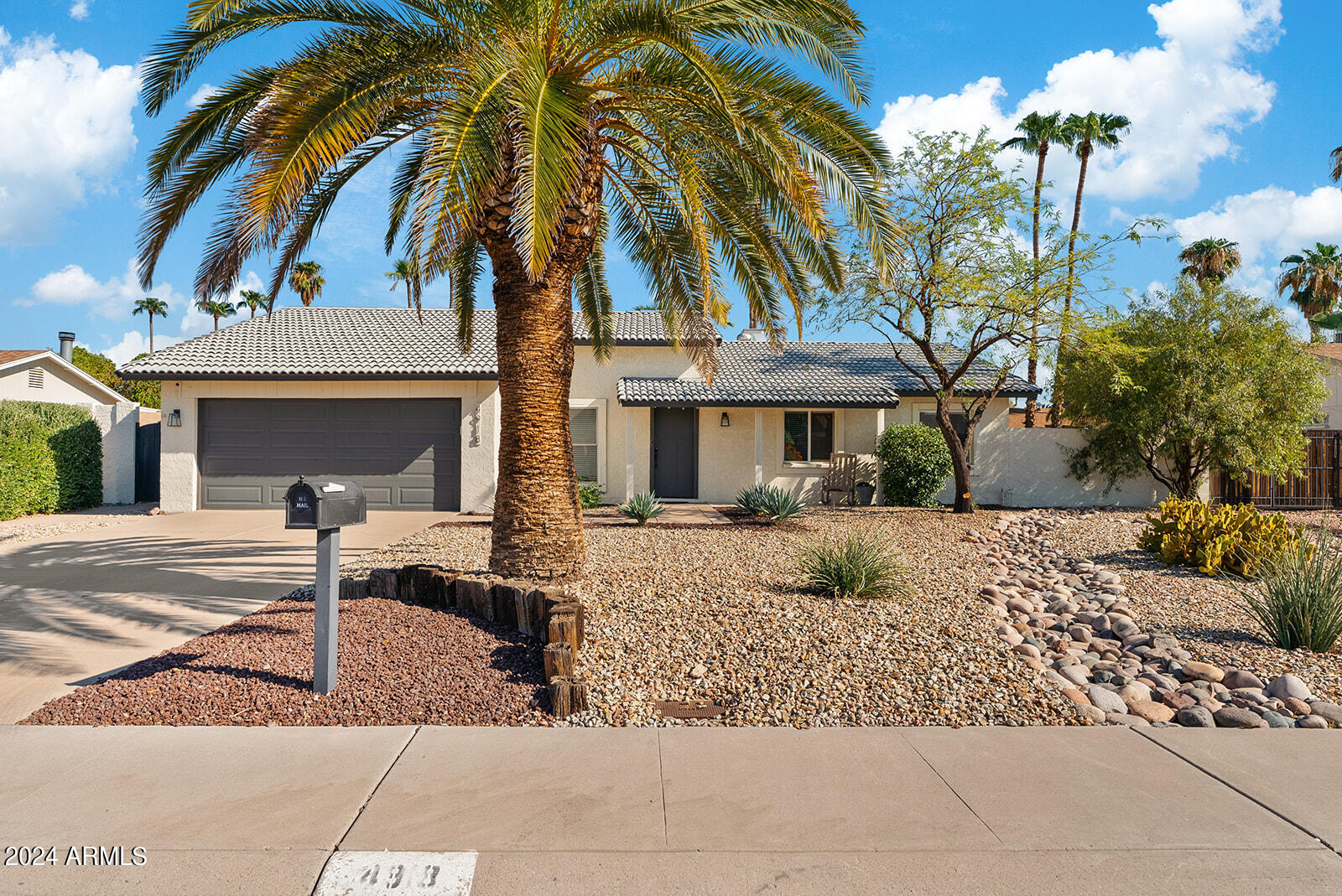 4918 E WINDROSE Drive