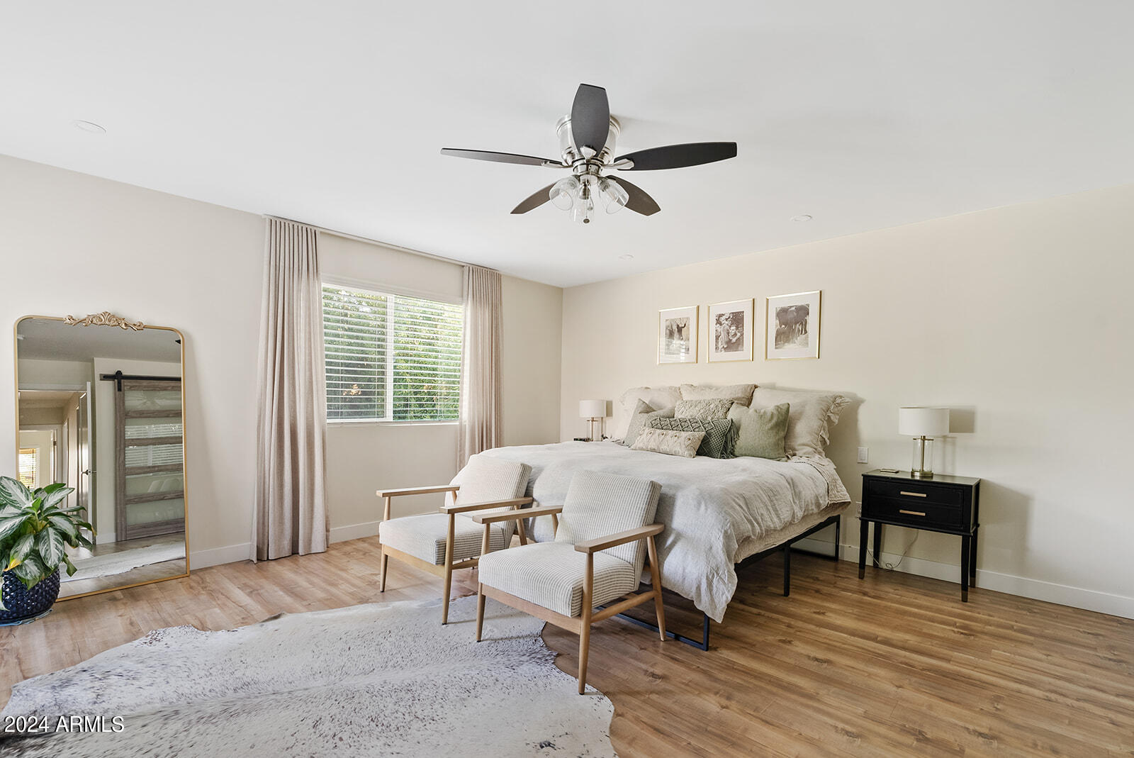 4918 E WINDROSE Drive