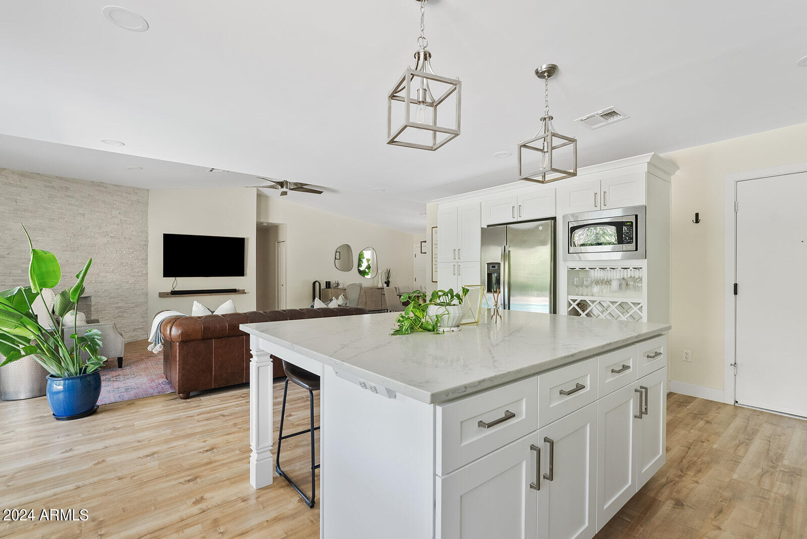 4918 E WINDROSE Drive