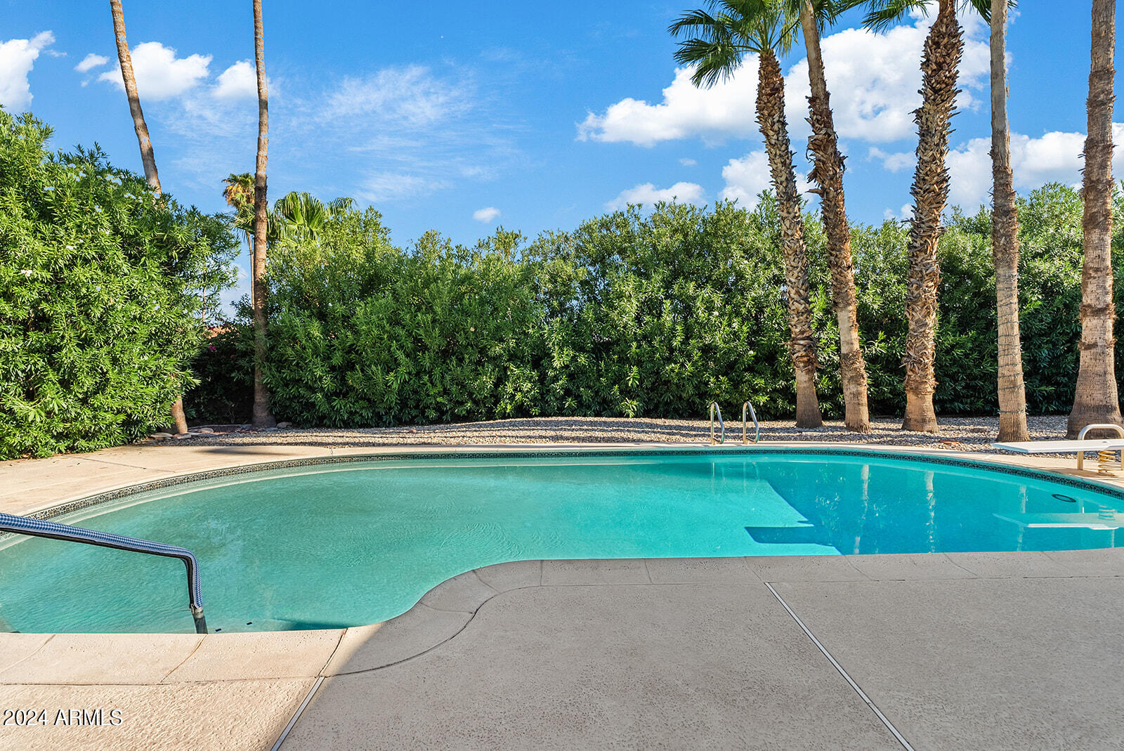 4918 E WINDROSE Drive