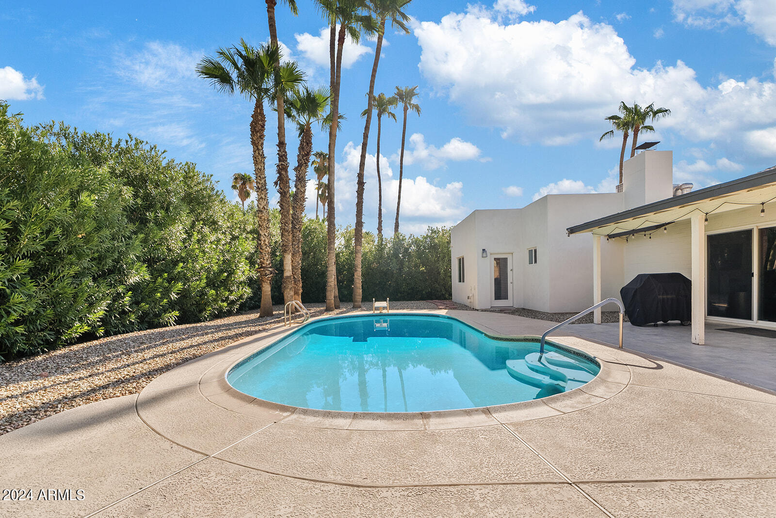 4918 E WINDROSE Drive