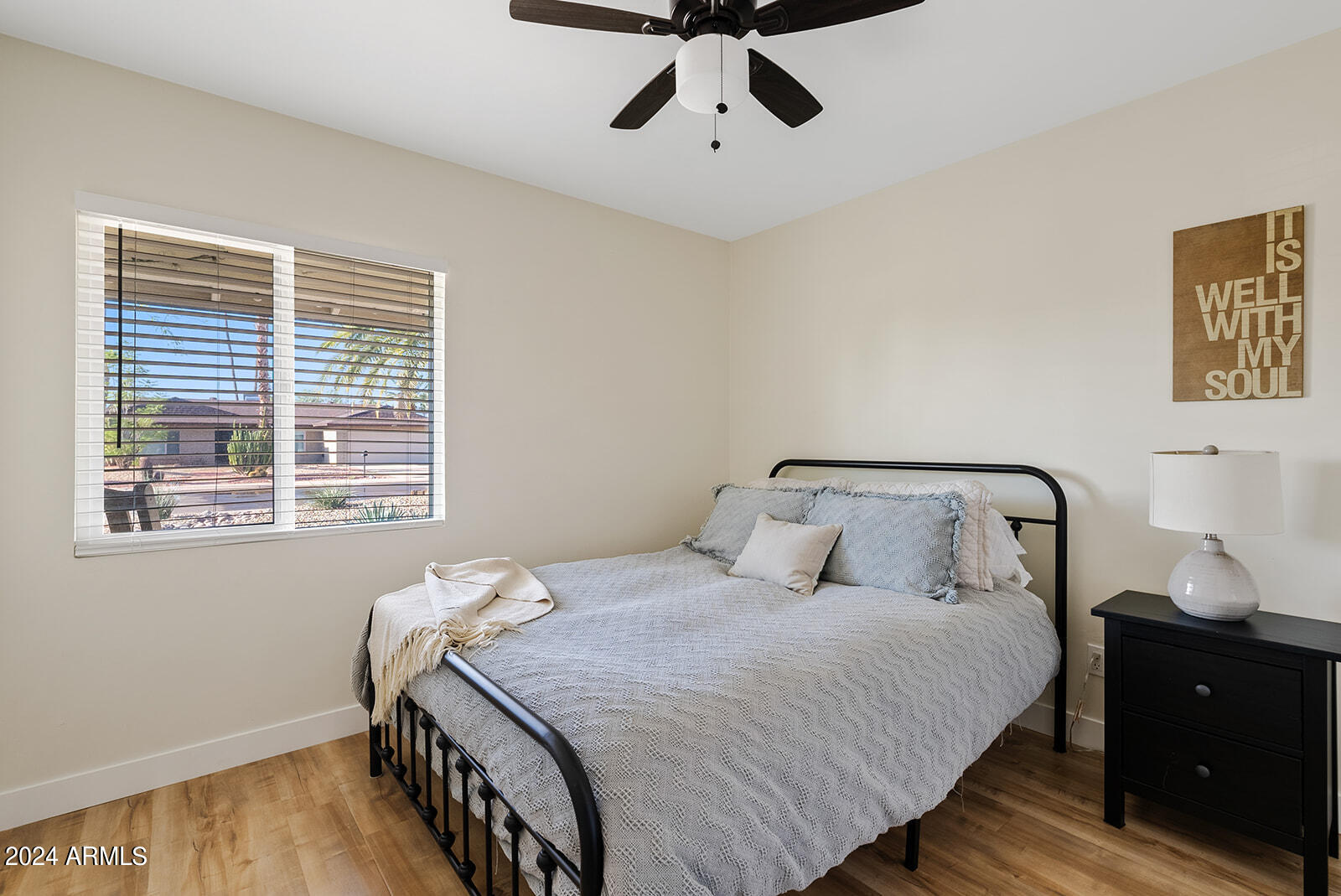 4918 E WINDROSE Drive