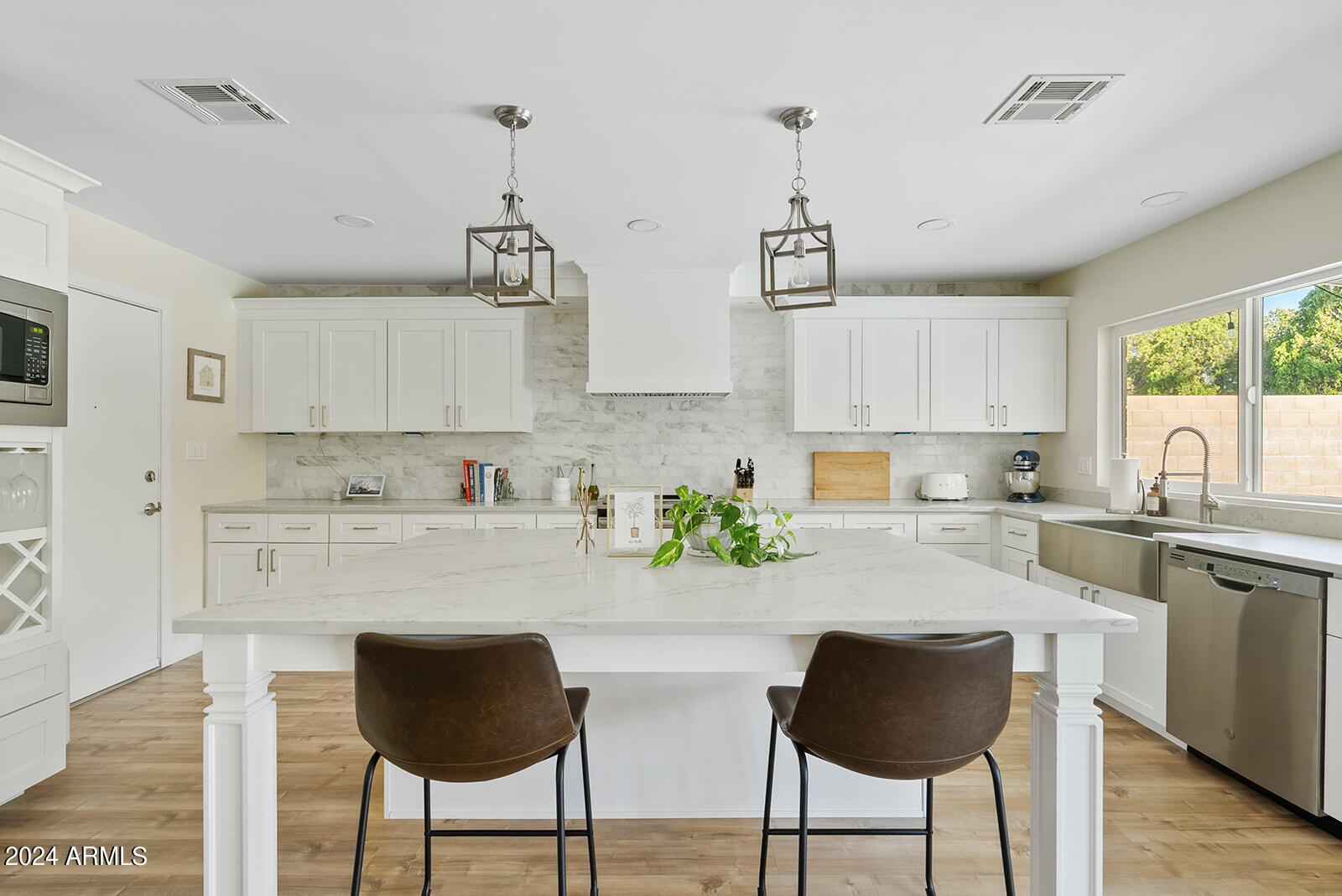 4918 E WINDROSE Drive