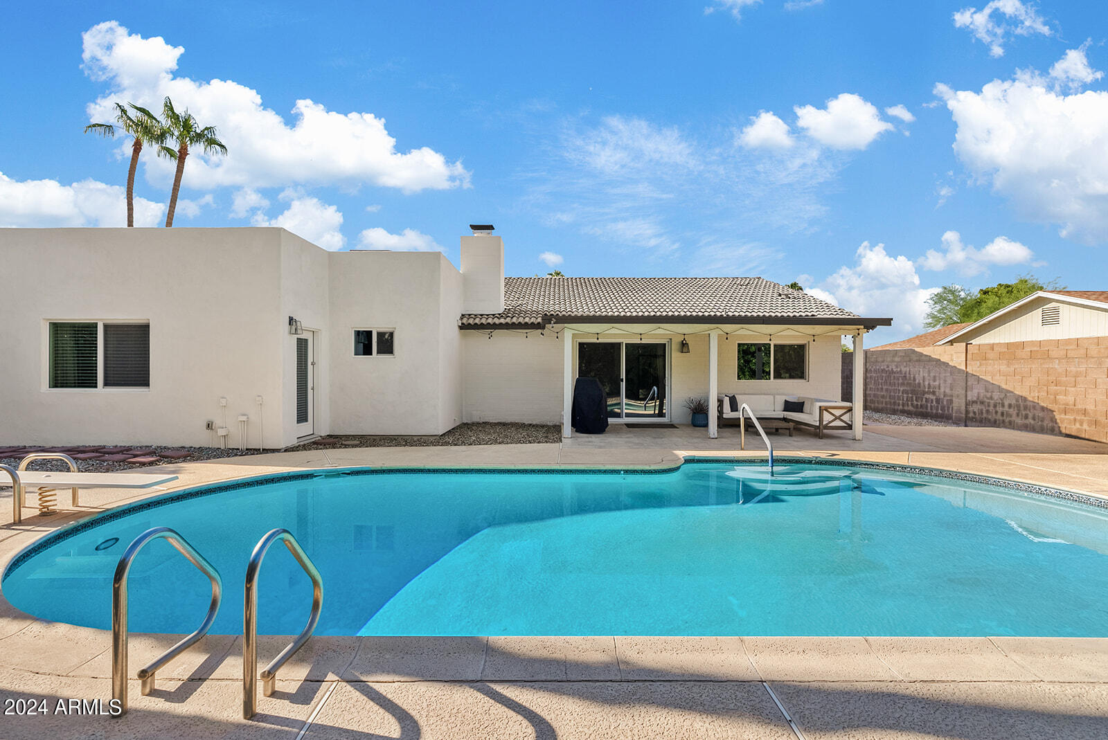 4918 E WINDROSE Drive