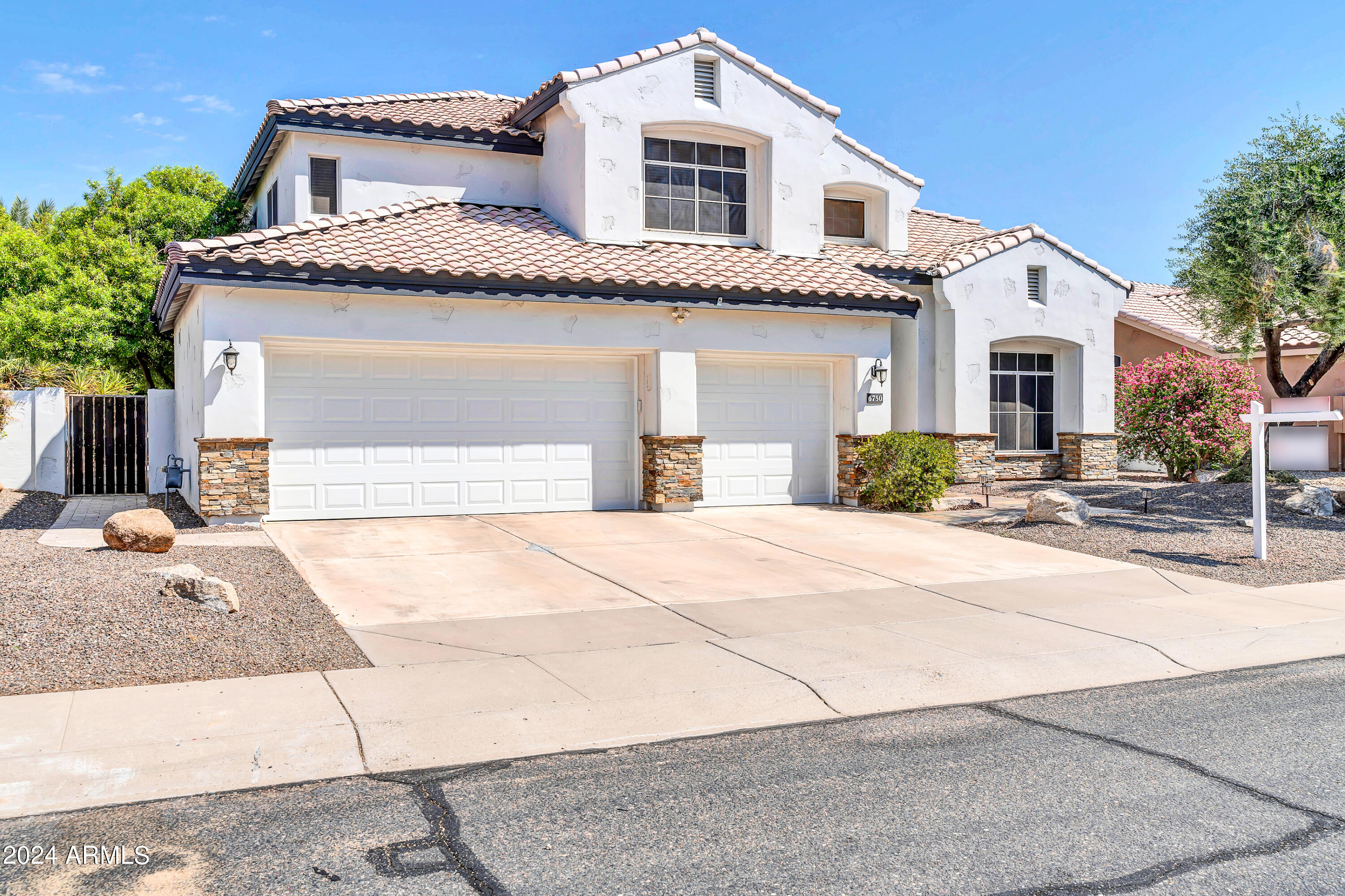 6750 W VIA MONTOYA Drive