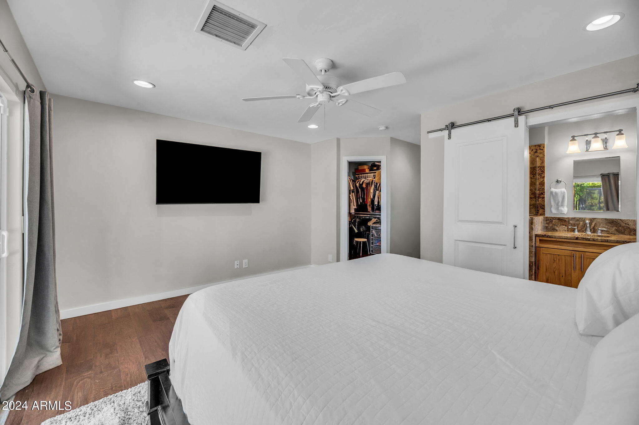 1520 E SAN MIGUEL Avenue