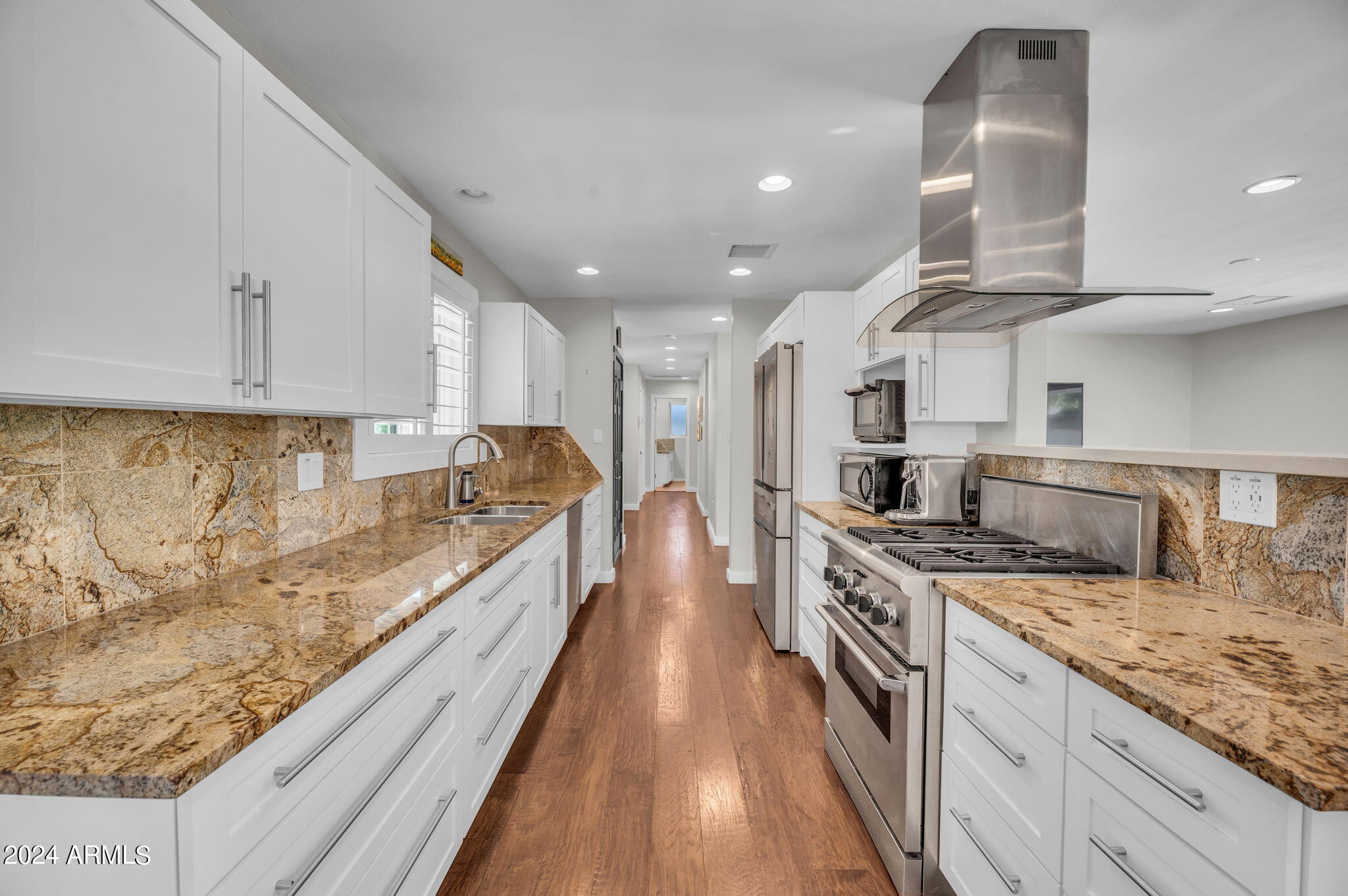 1520 E SAN MIGUEL Avenue