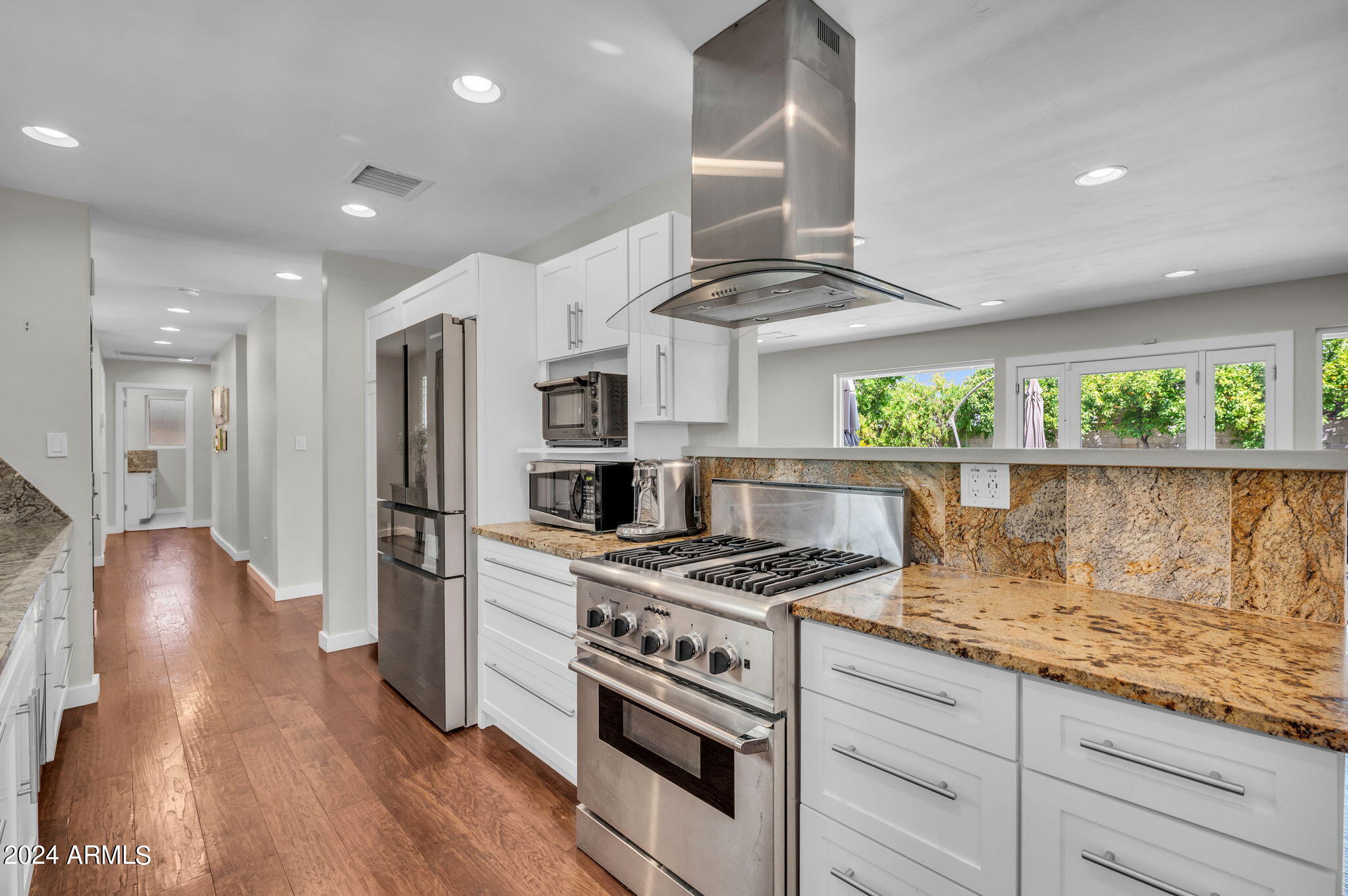 1520 E SAN MIGUEL Avenue