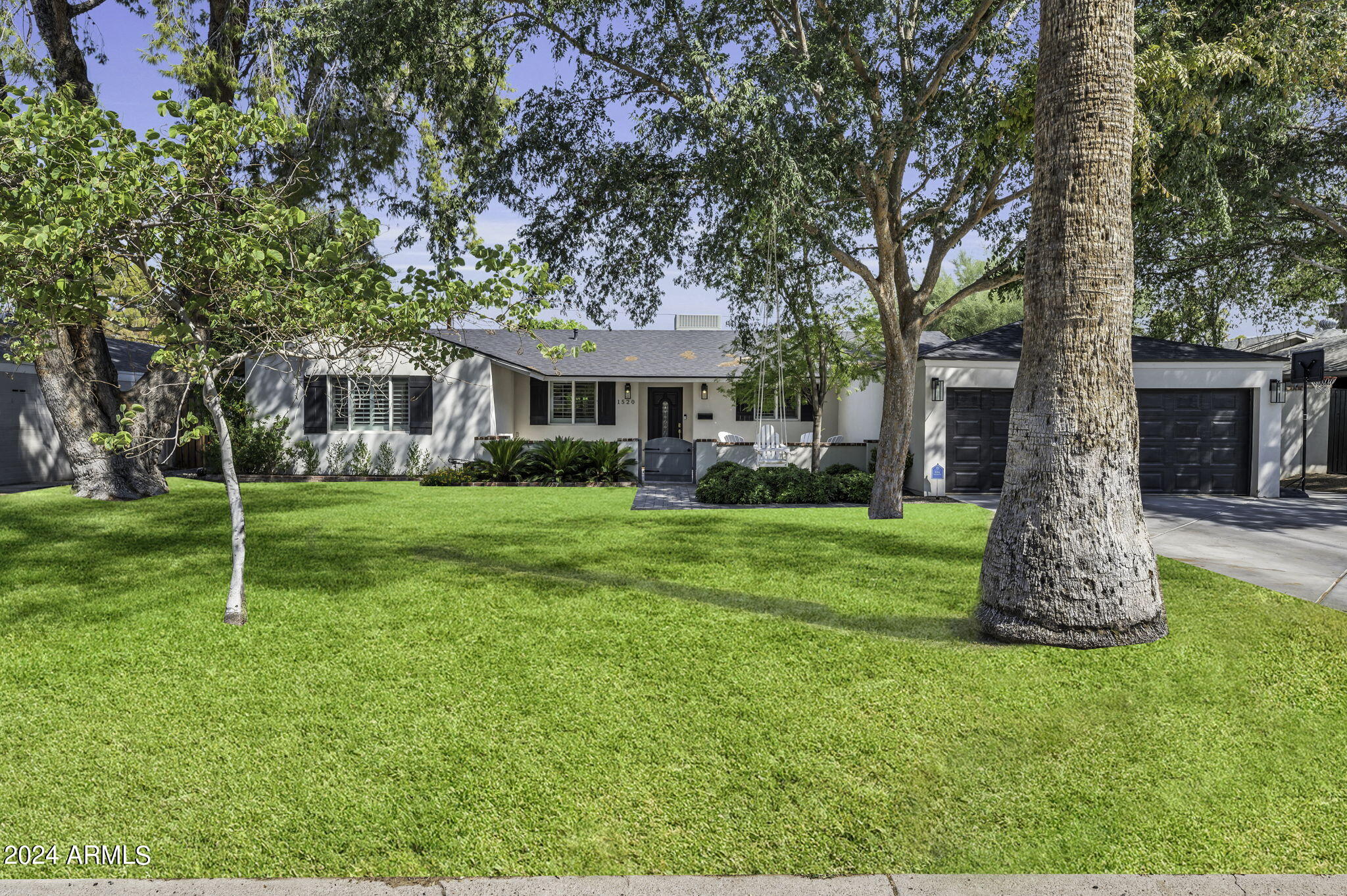 1520 E SAN MIGUEL Avenue