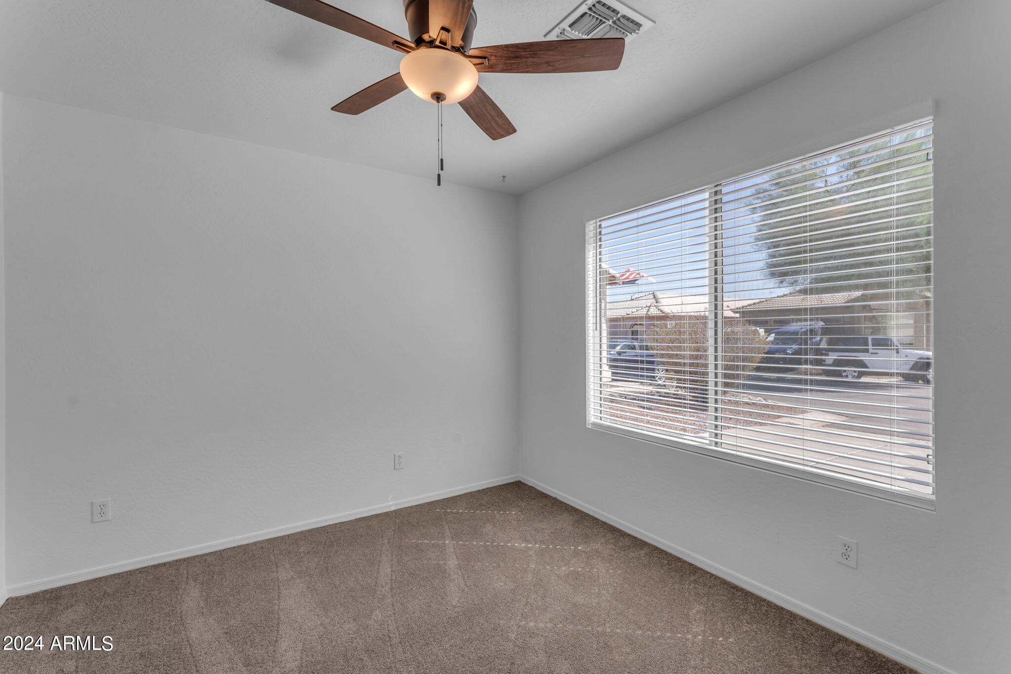 2117 E DANBURY Road