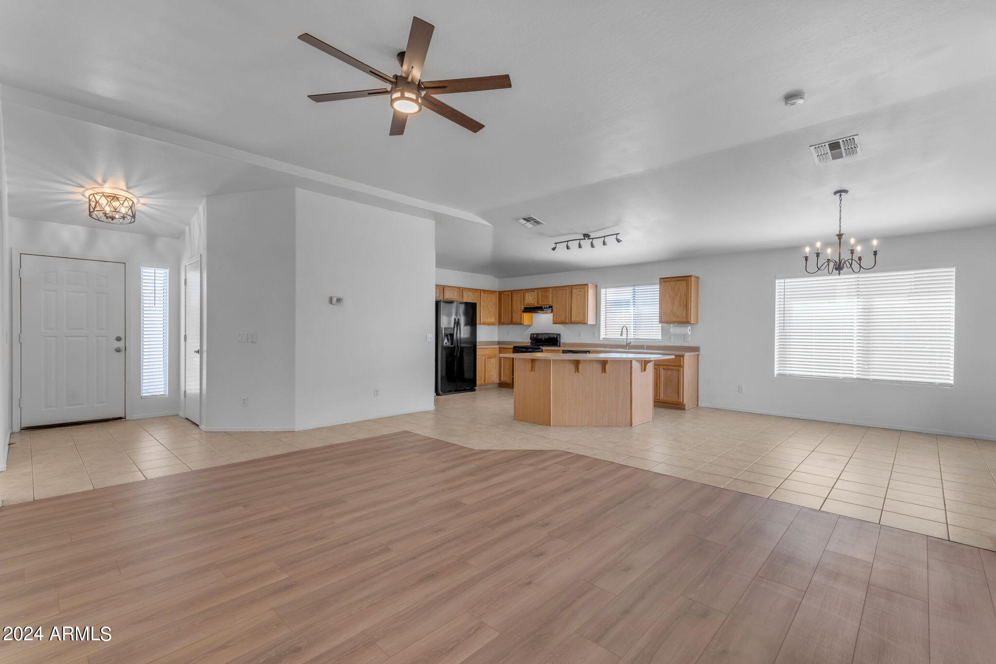 2117 E DANBURY Road
