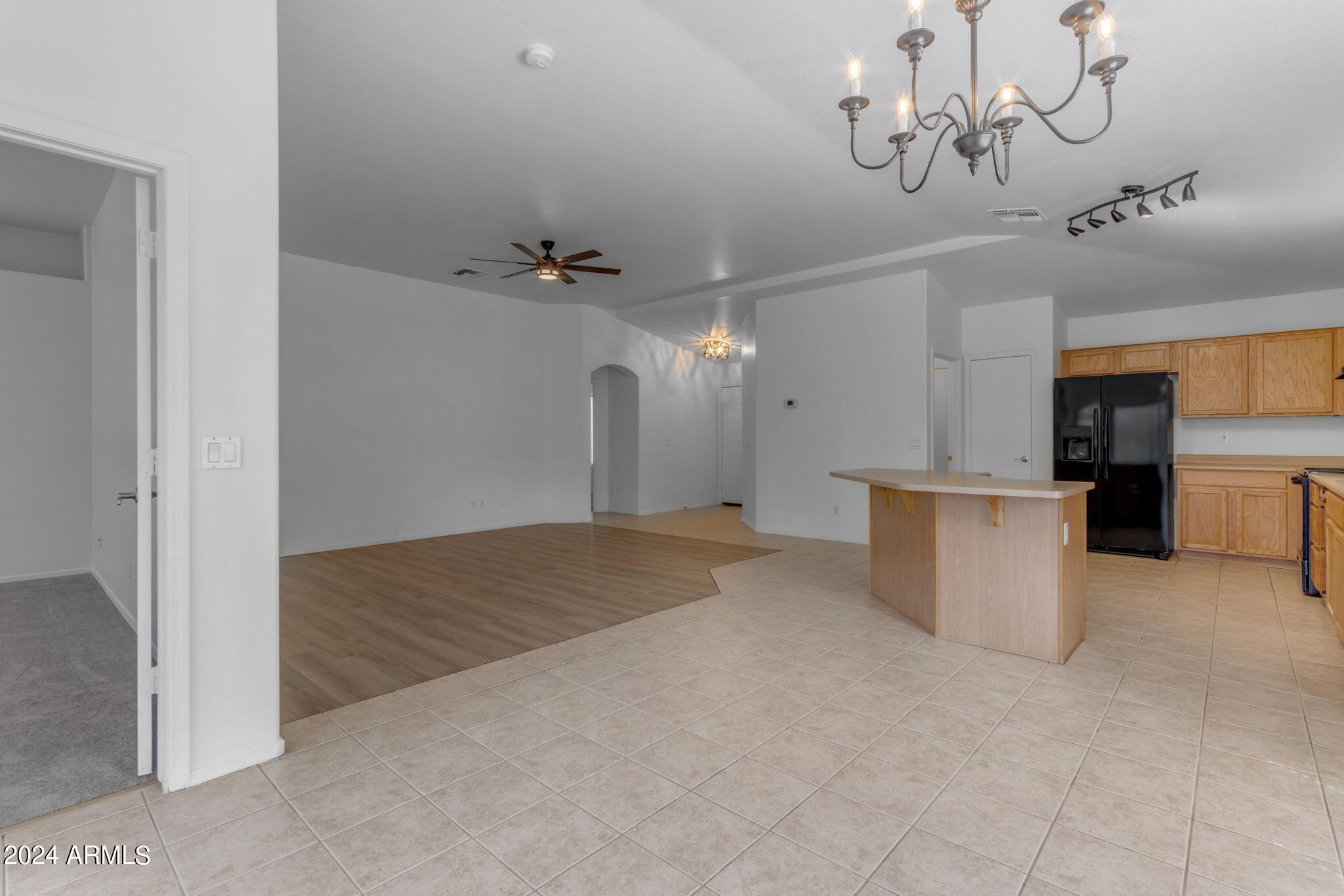 2117 E DANBURY Road