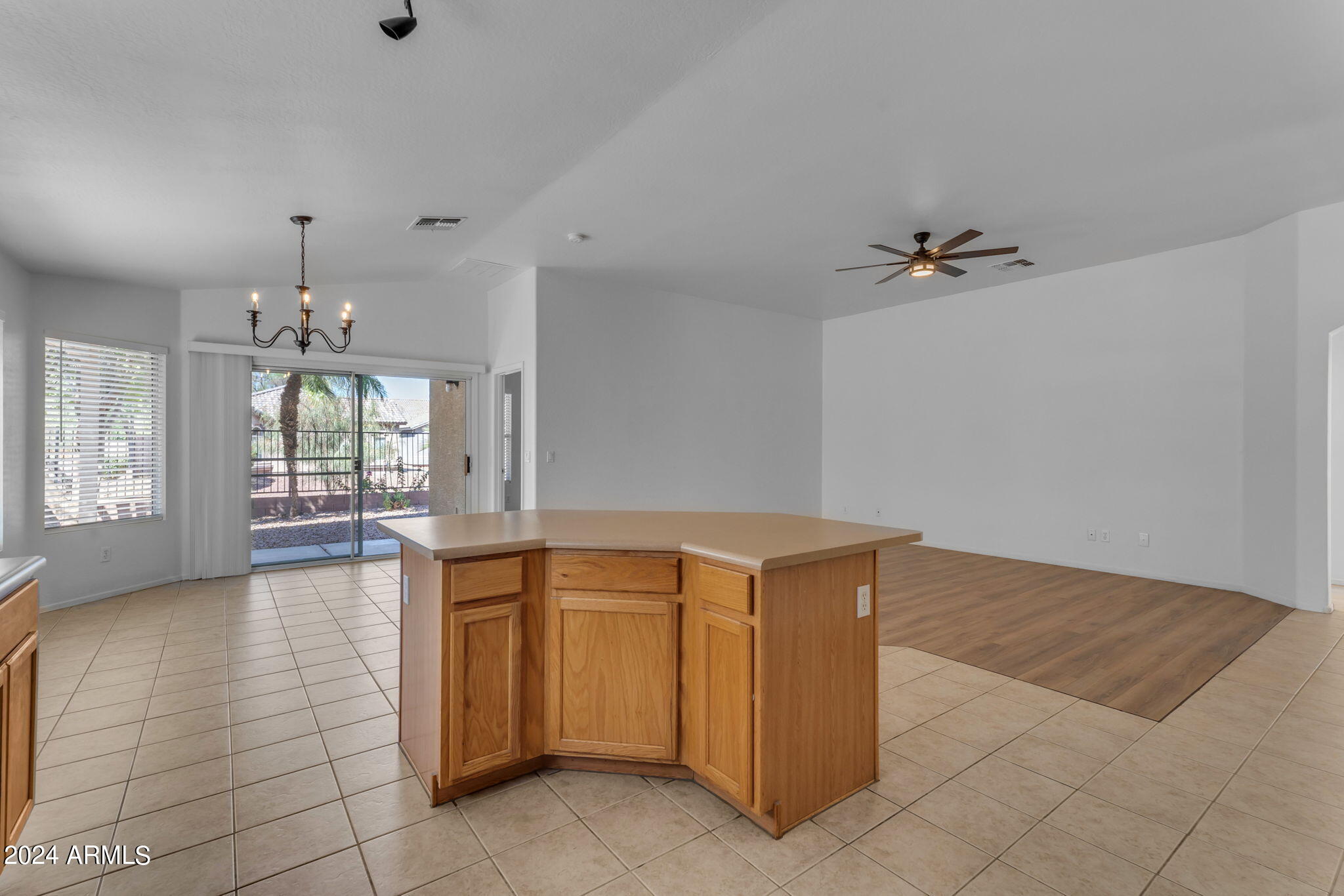 2117 E DANBURY Road