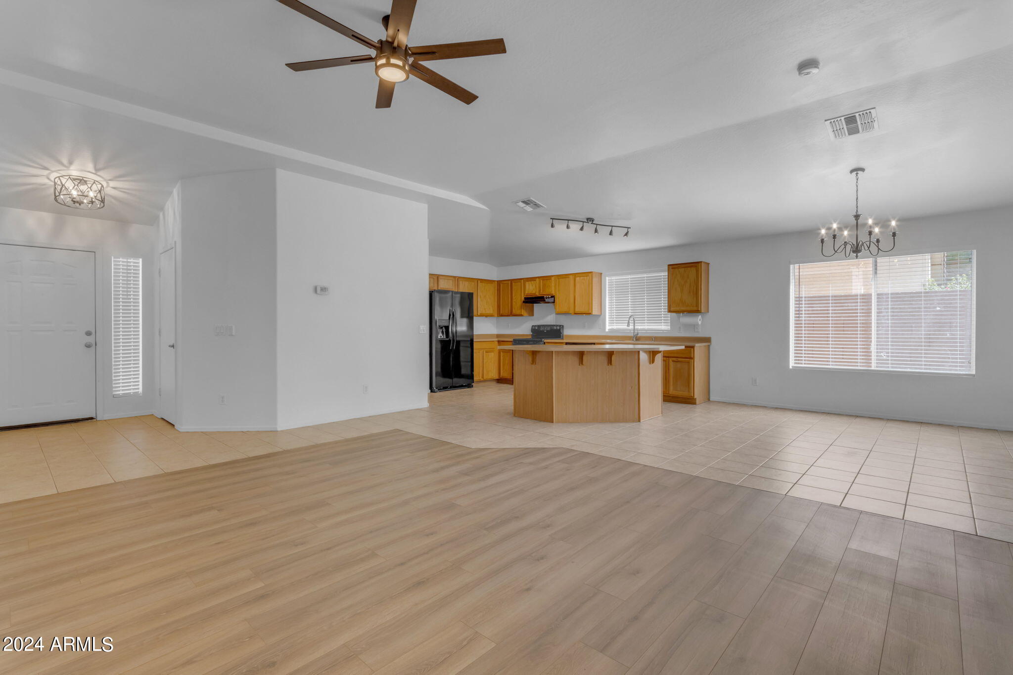 2117 E DANBURY Road