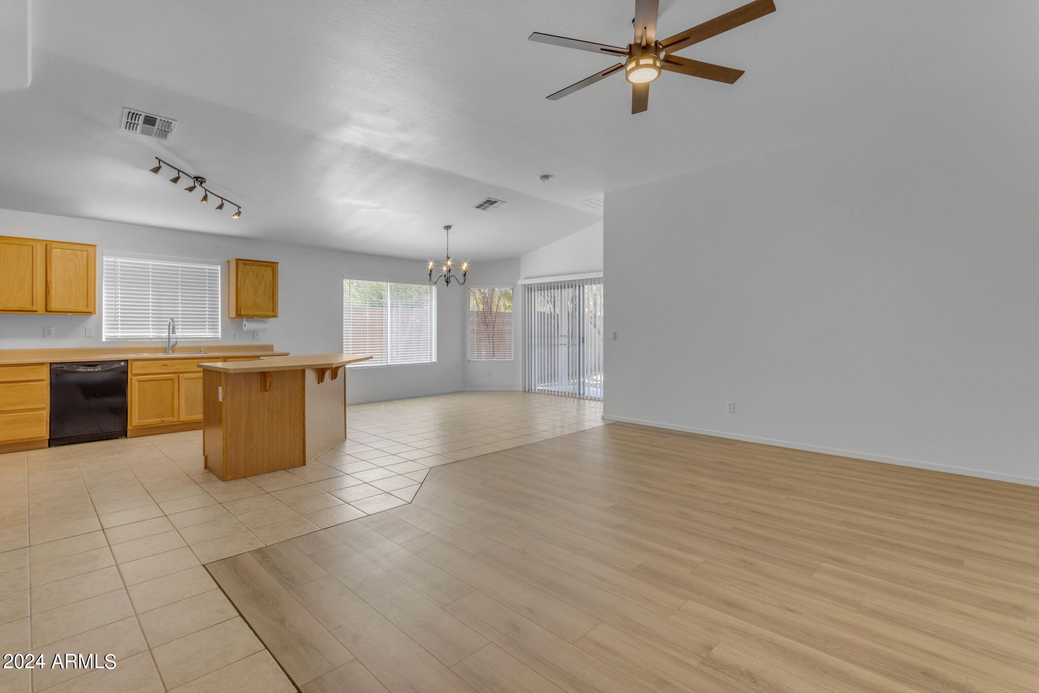 2117 E DANBURY Road