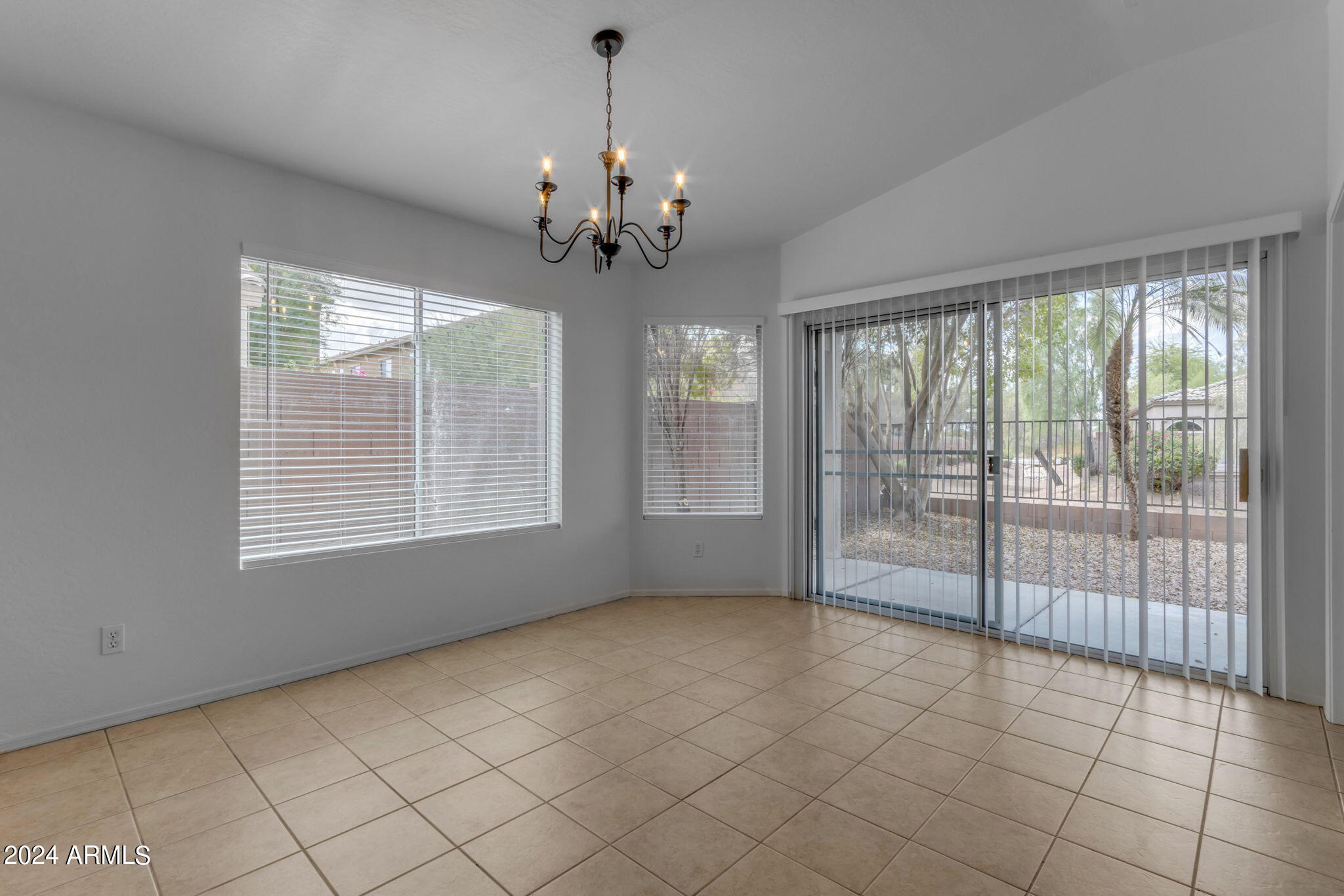 2117 E DANBURY Road