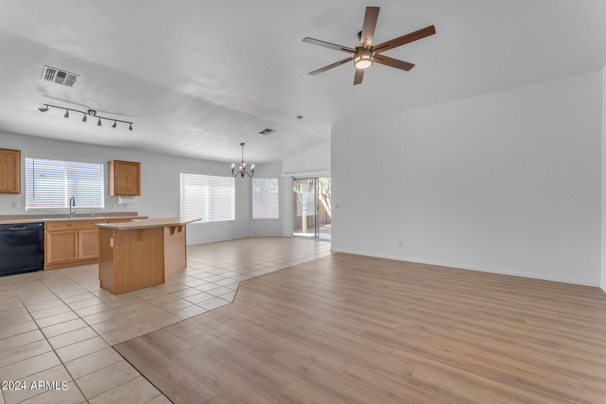2117 E DANBURY Road