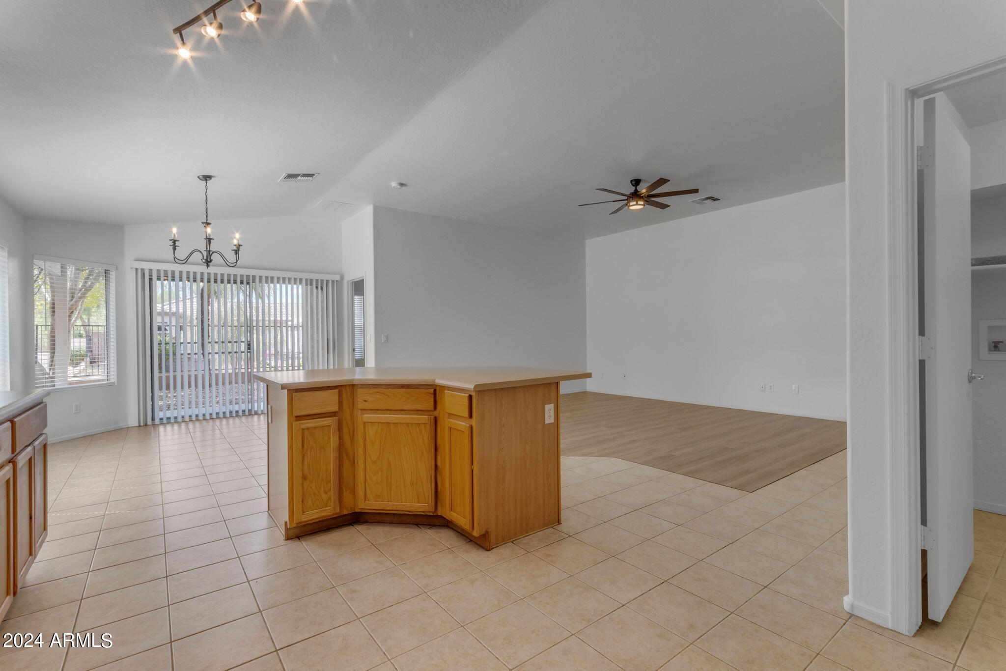 2117 E DANBURY Road