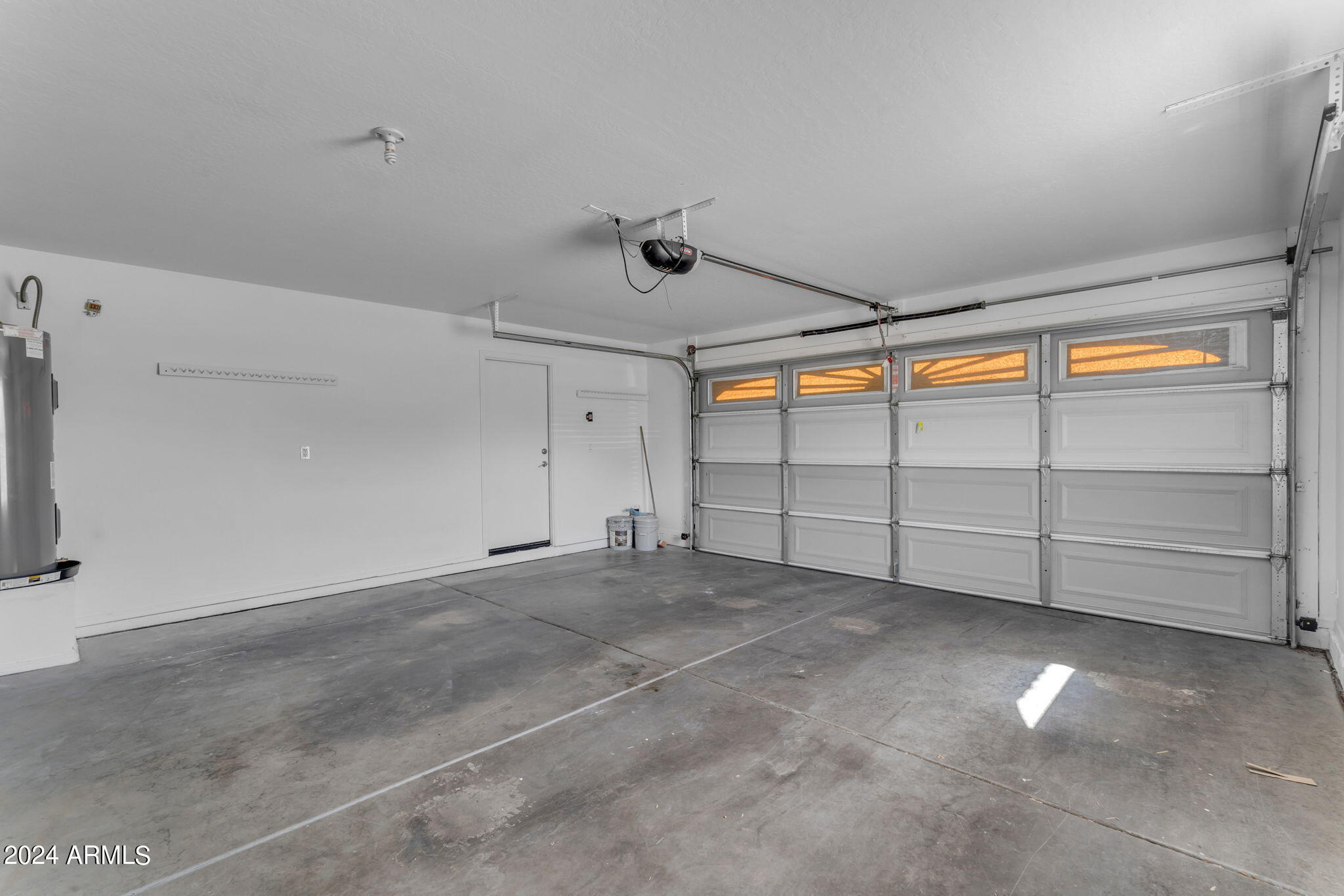 2117 E DANBURY Road