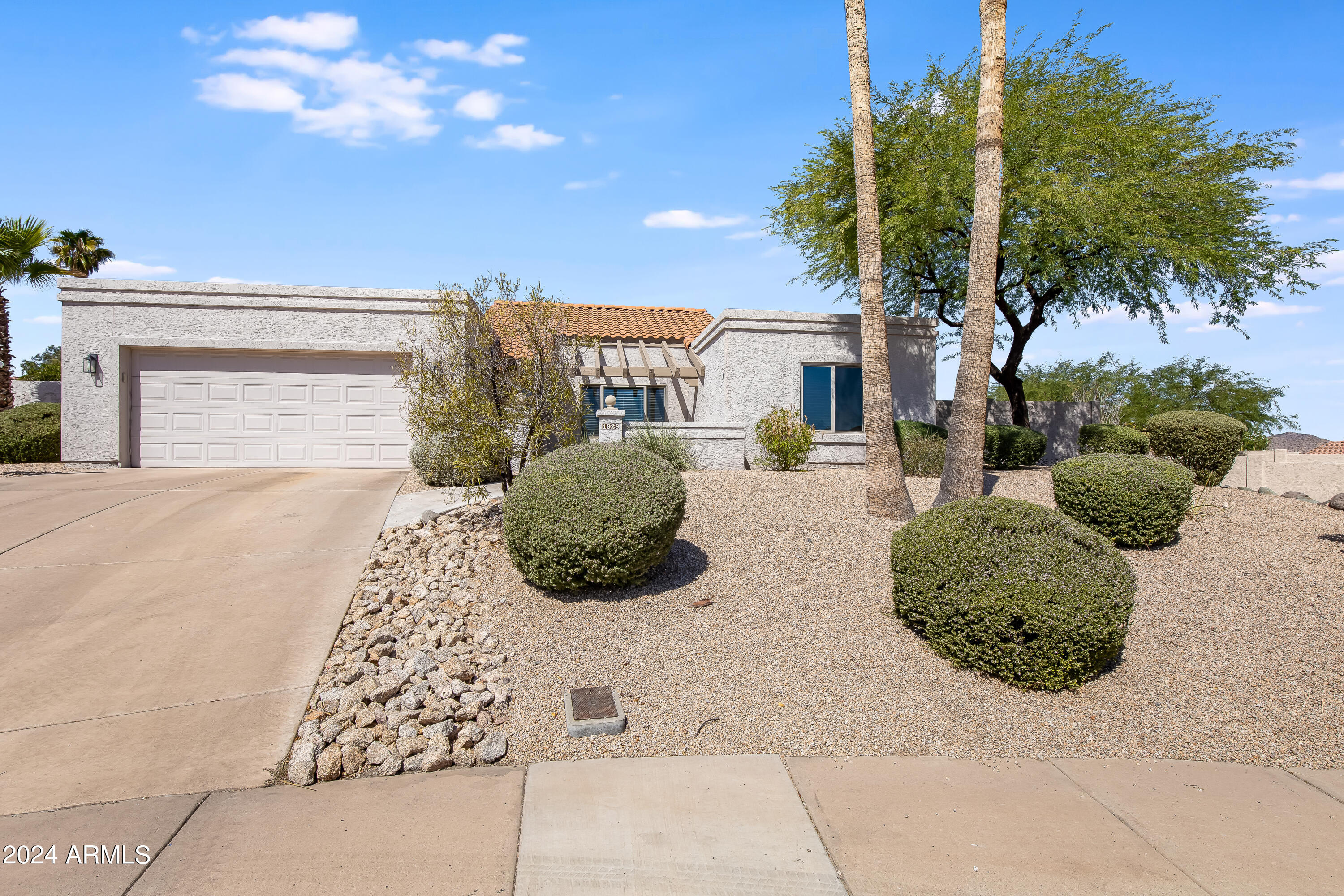 1928 E BETTY ELYSE Lane