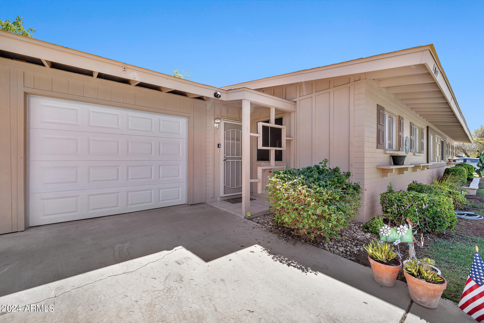 11047 N COGGINS Drive