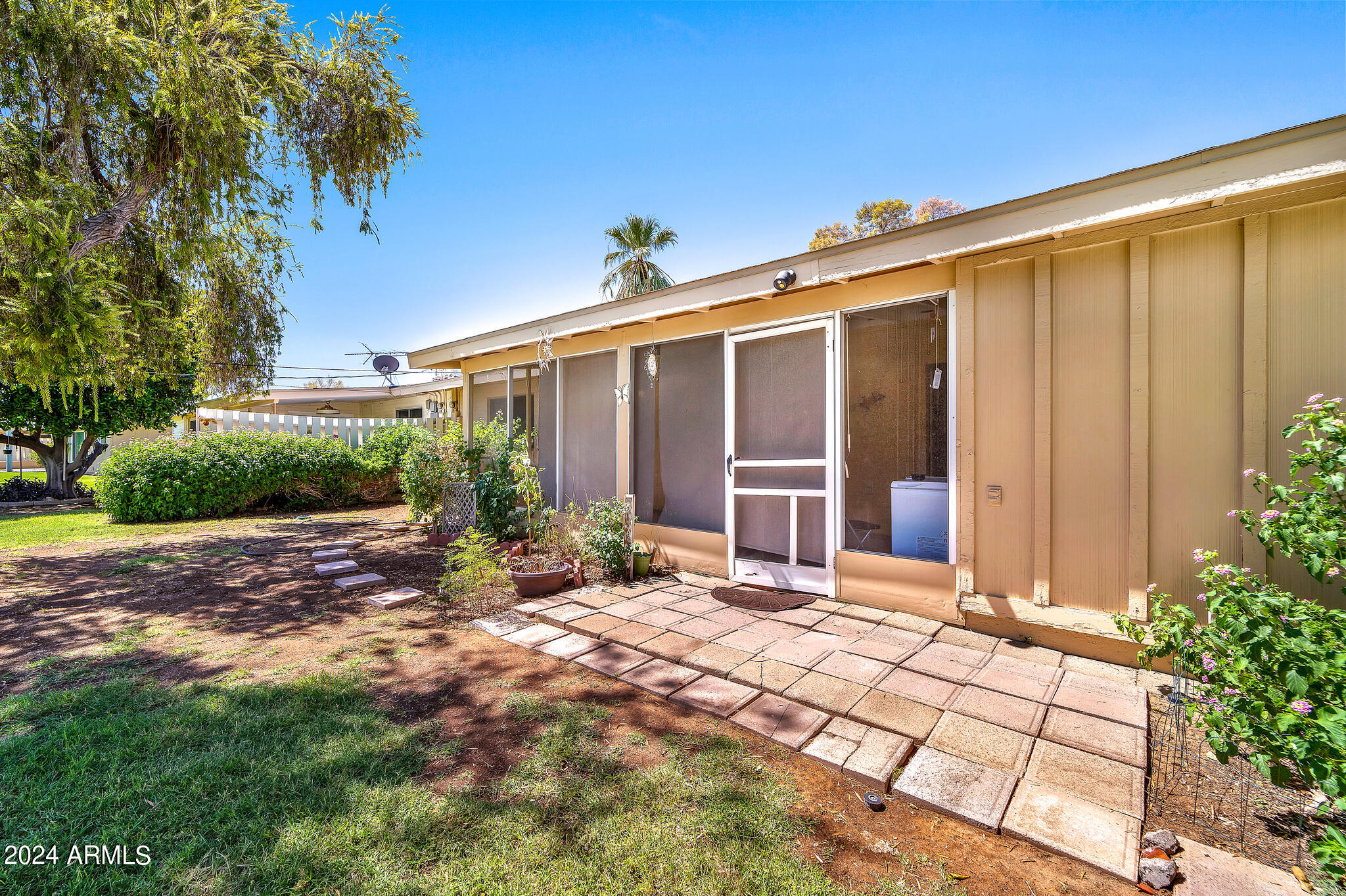 11047 N COGGINS Drive