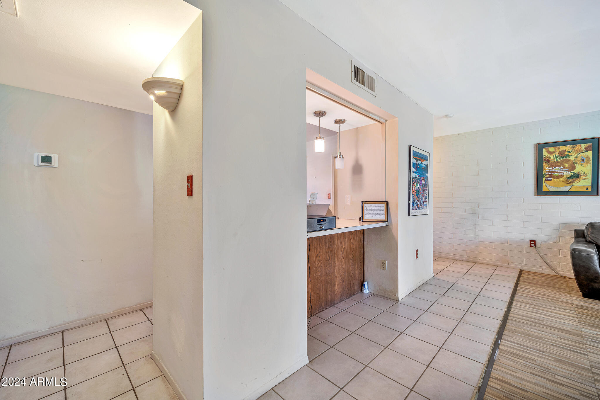 11047 N COGGINS Drive