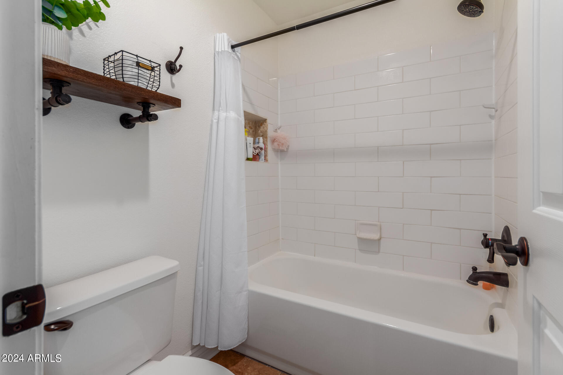 1902 N BARKLEY -- # 5