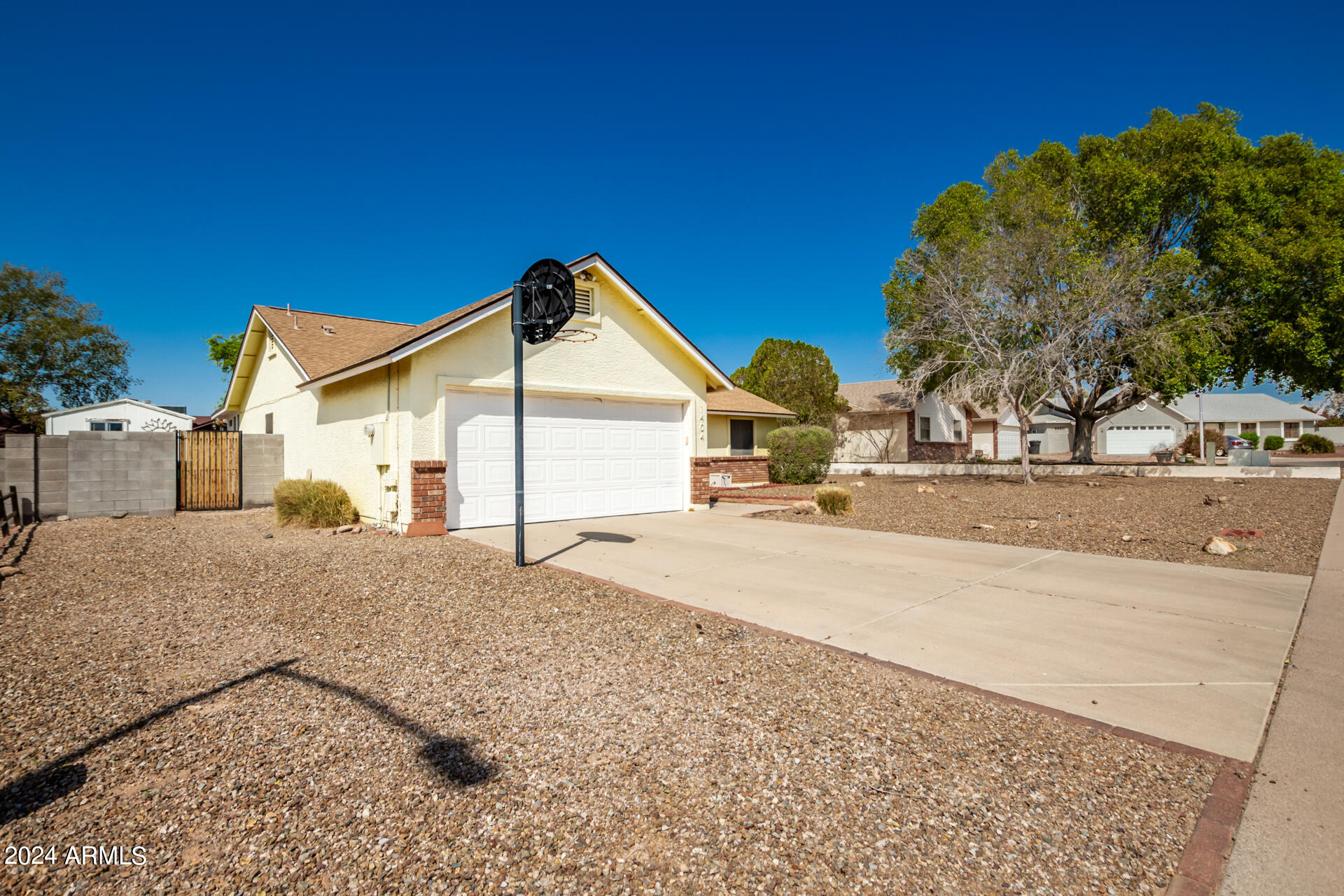 1404 N AUGUSTINE Street