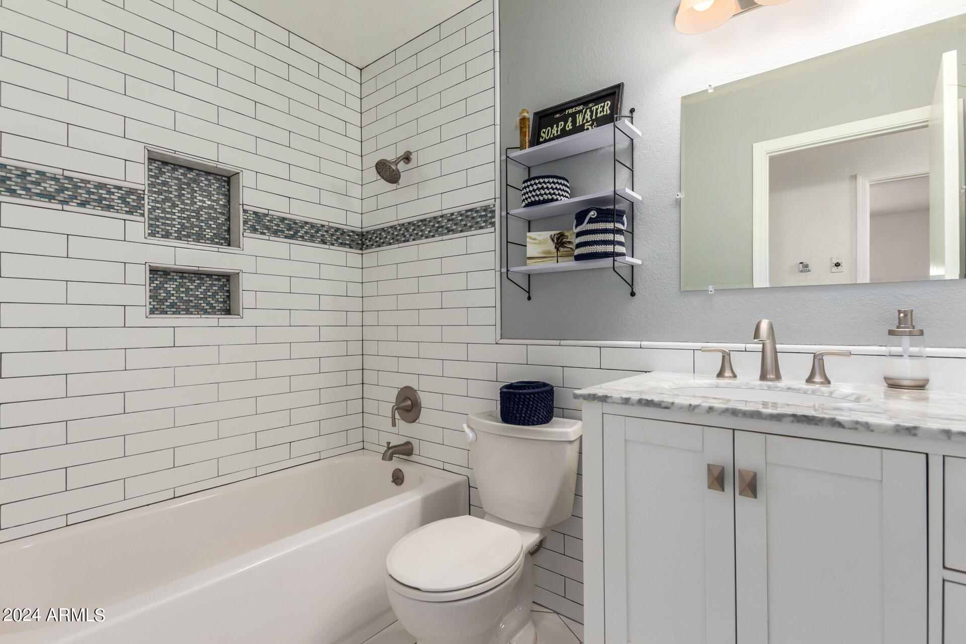 1404 N AUGUSTINE Street