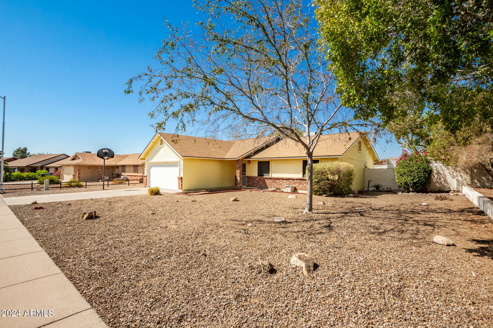 1404 N AUGUSTINE Street