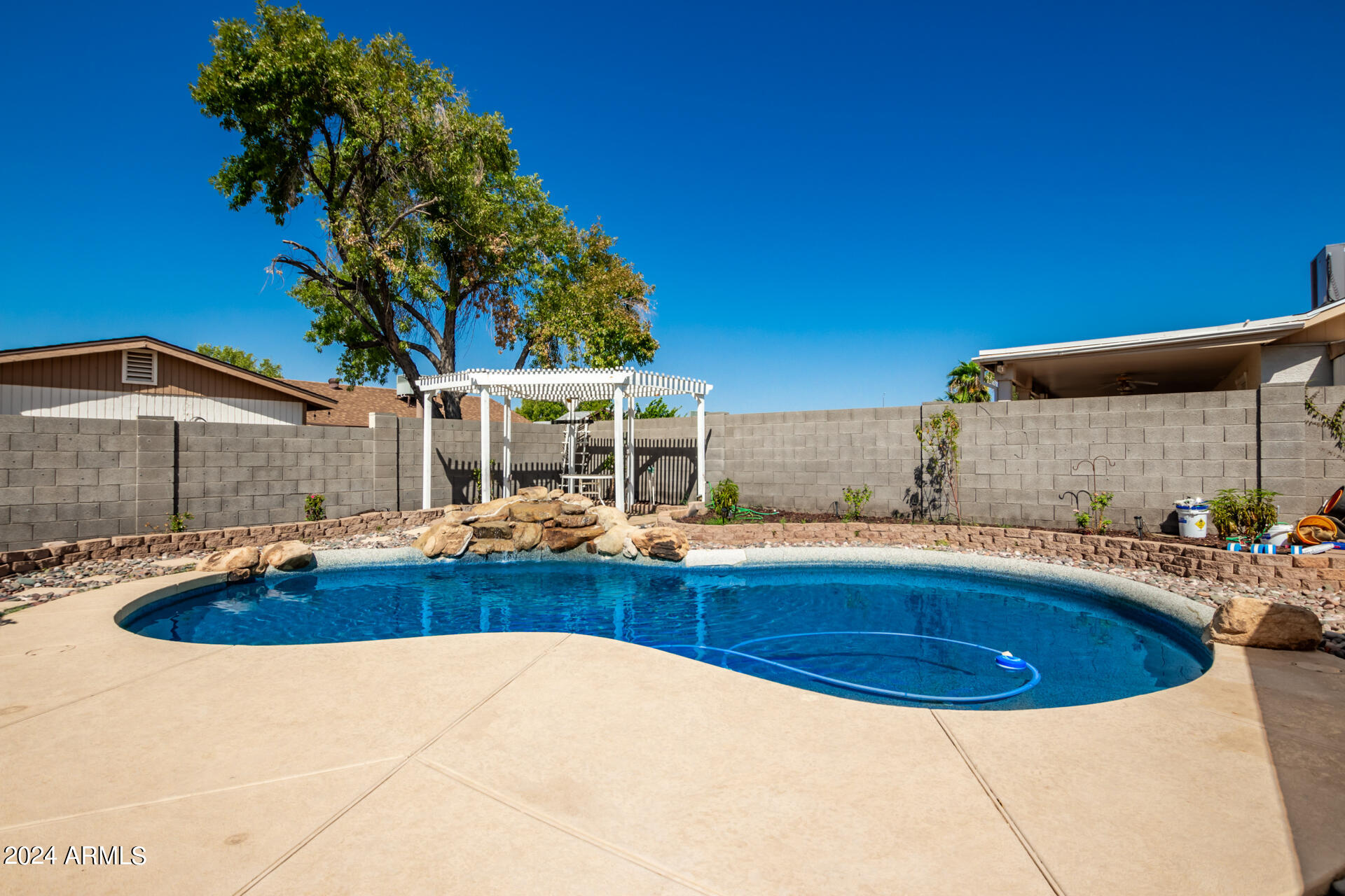 1404 N AUGUSTINE Street