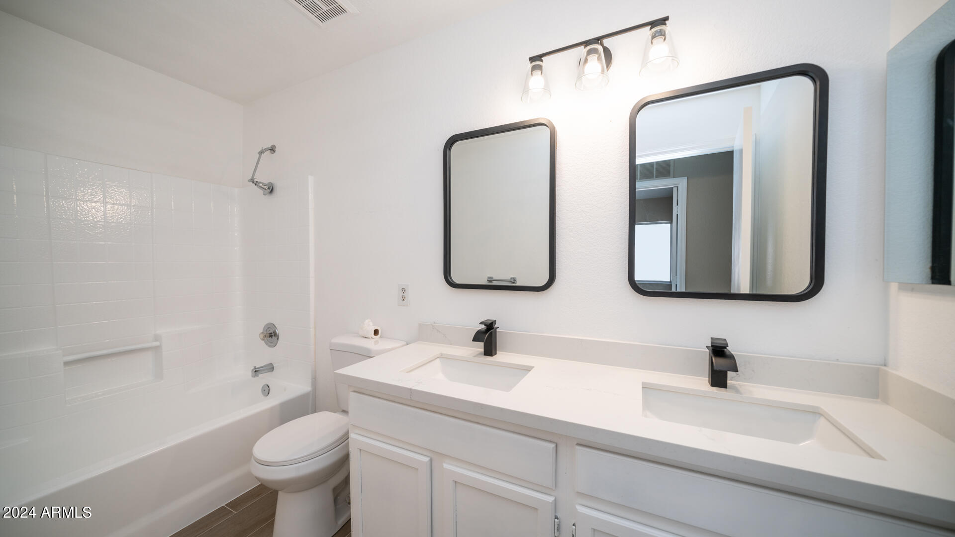 13415 E CHICAGO Street