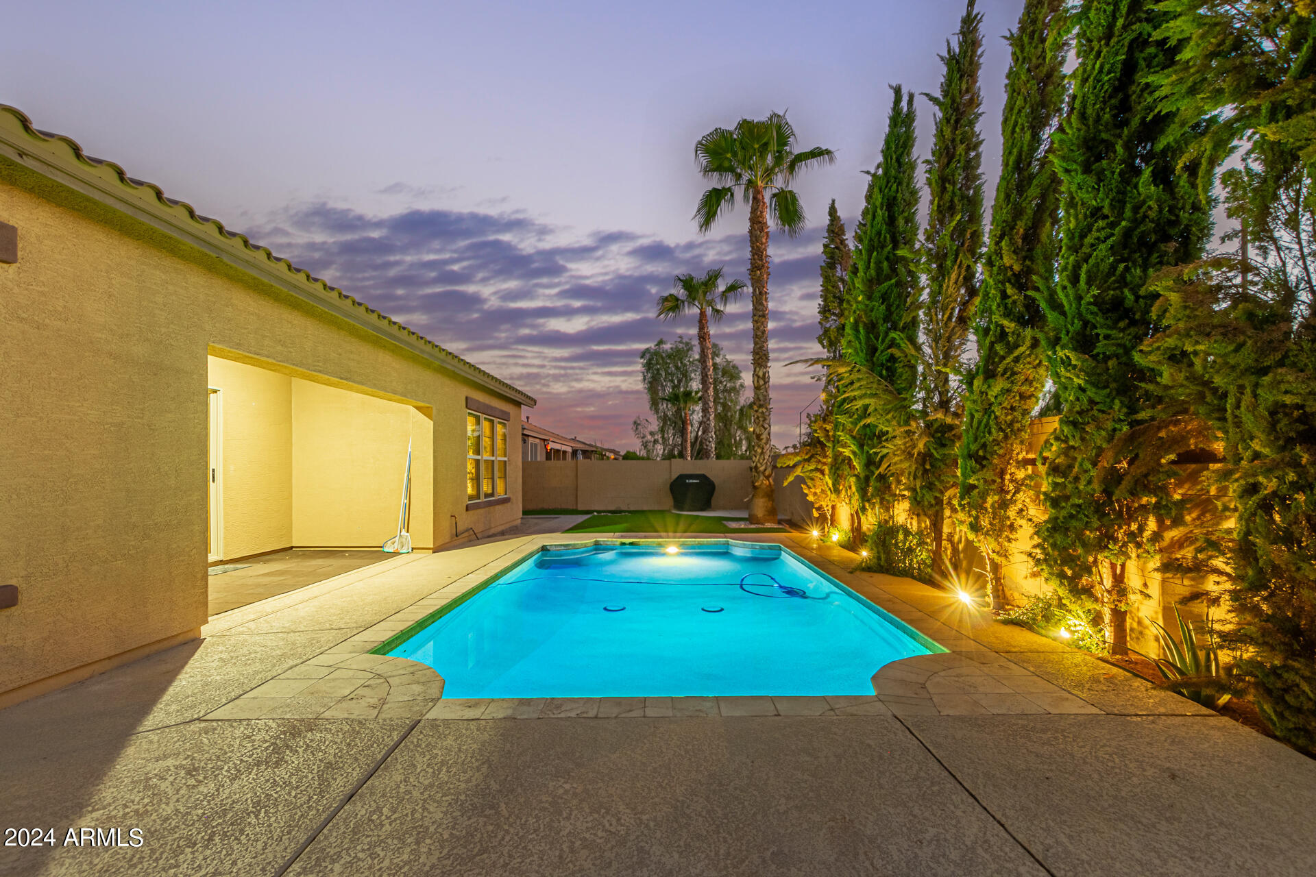 1810 S 162ND Lane