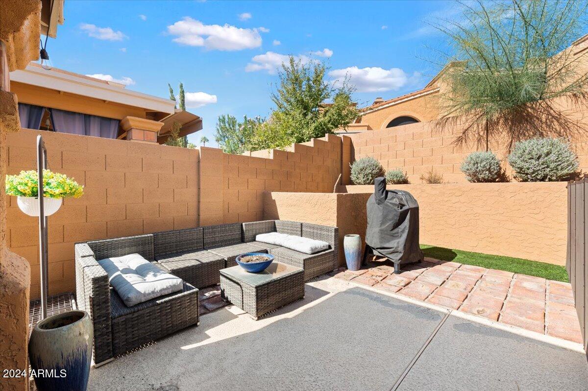 1036 E Sahuaro Drive