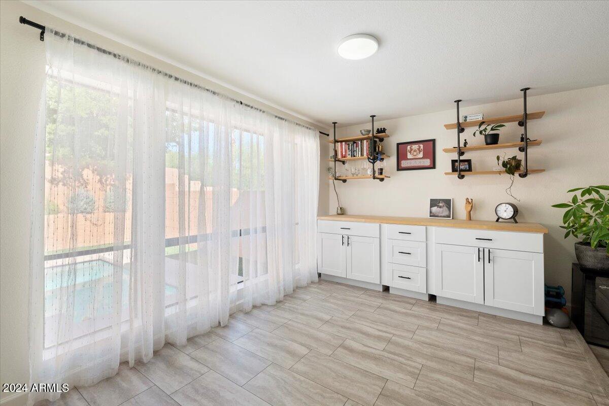 1036 E Sahuaro Drive