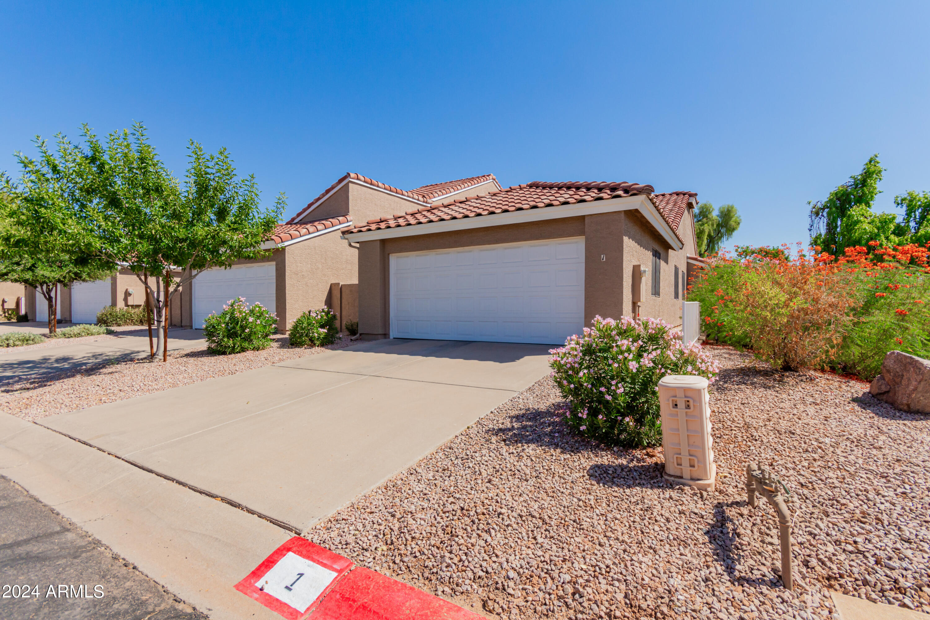 3510 E HAMPTON Avenue # 1