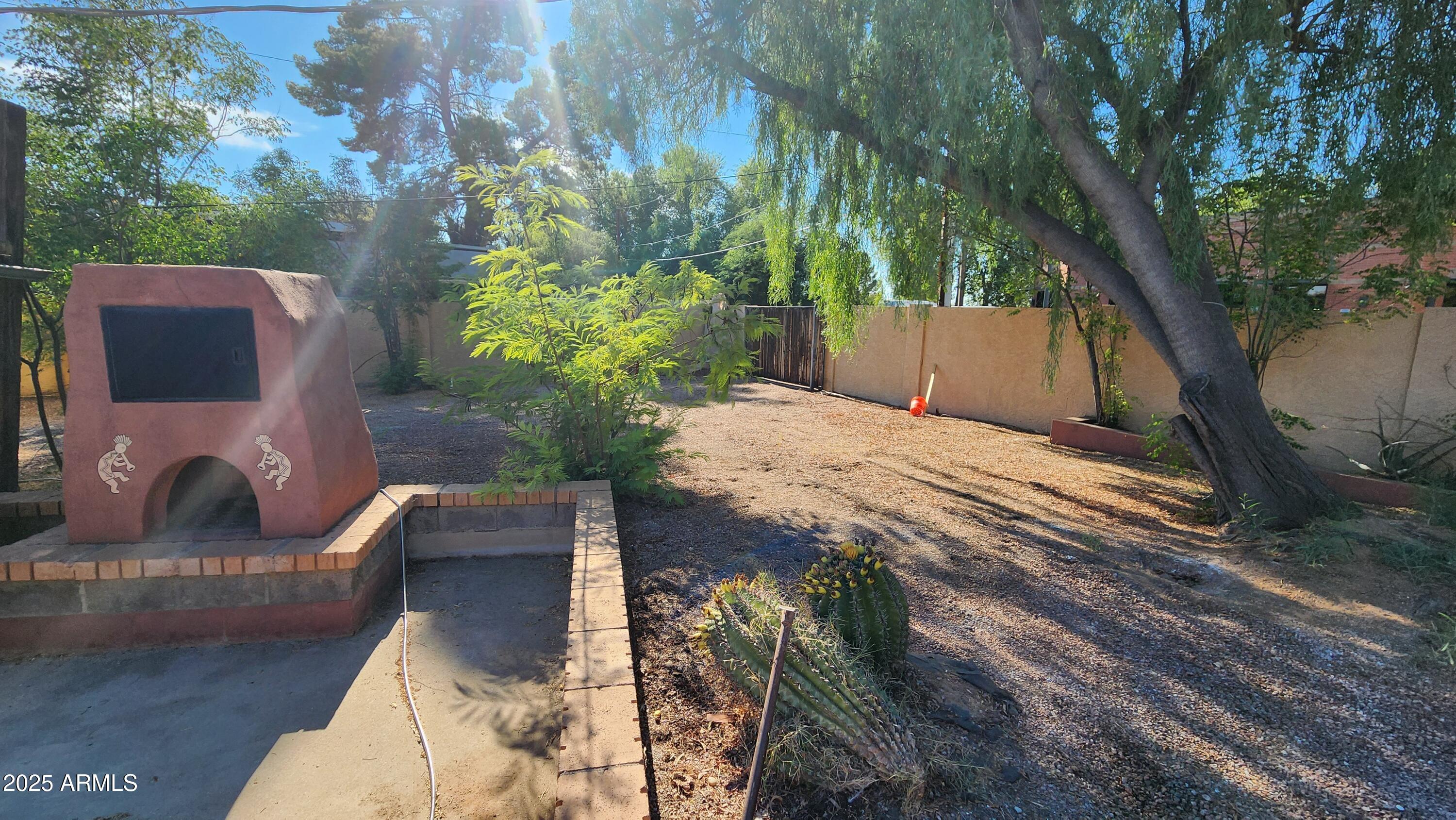 4816 E AMELIA Avenue