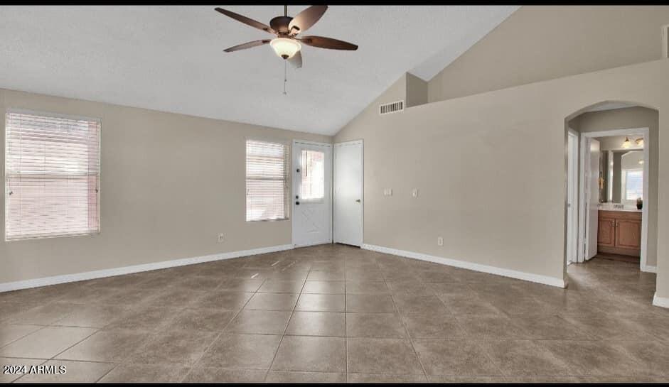 846 E GILA Lane