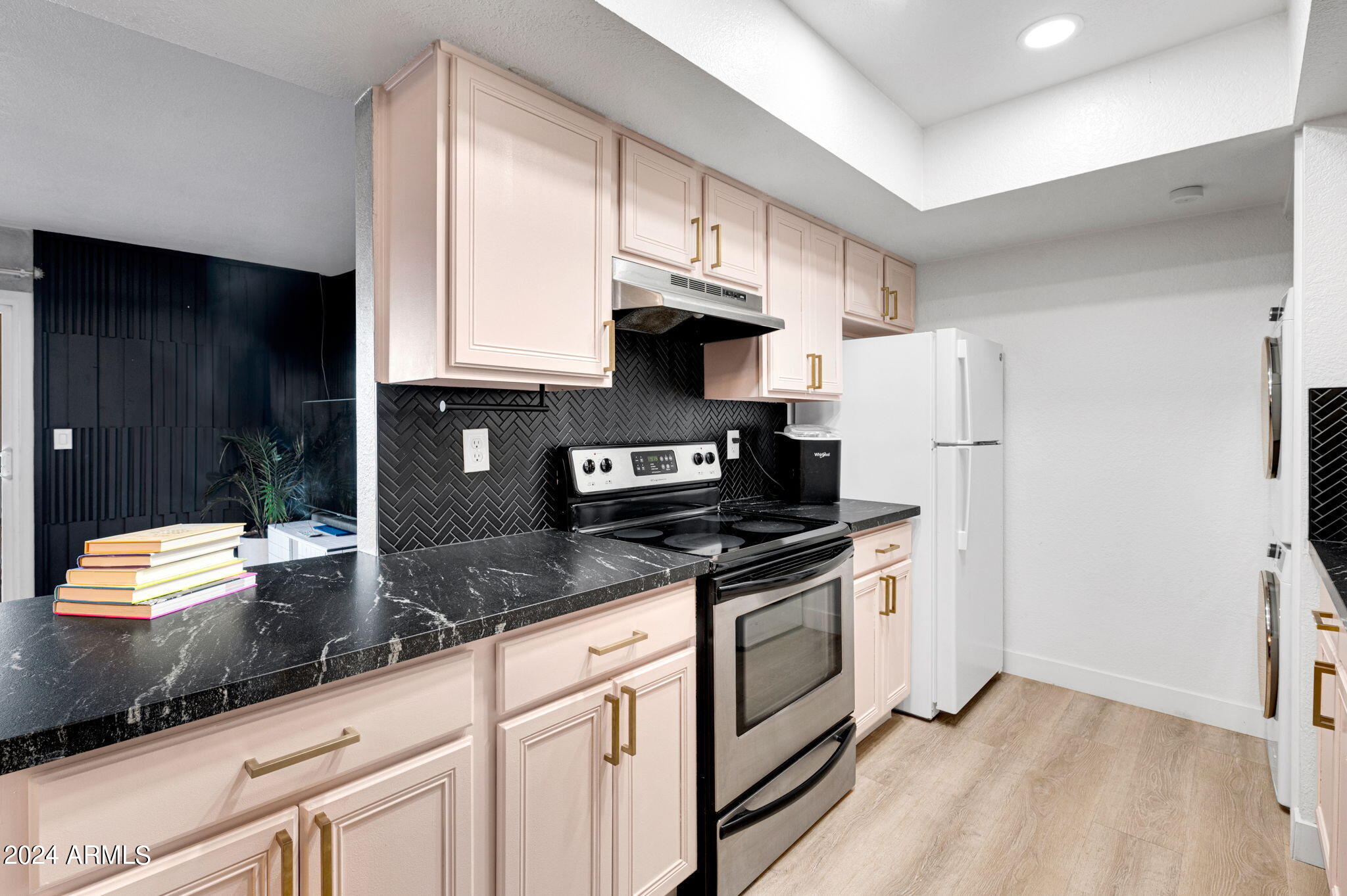 740 W ELM Street # 125